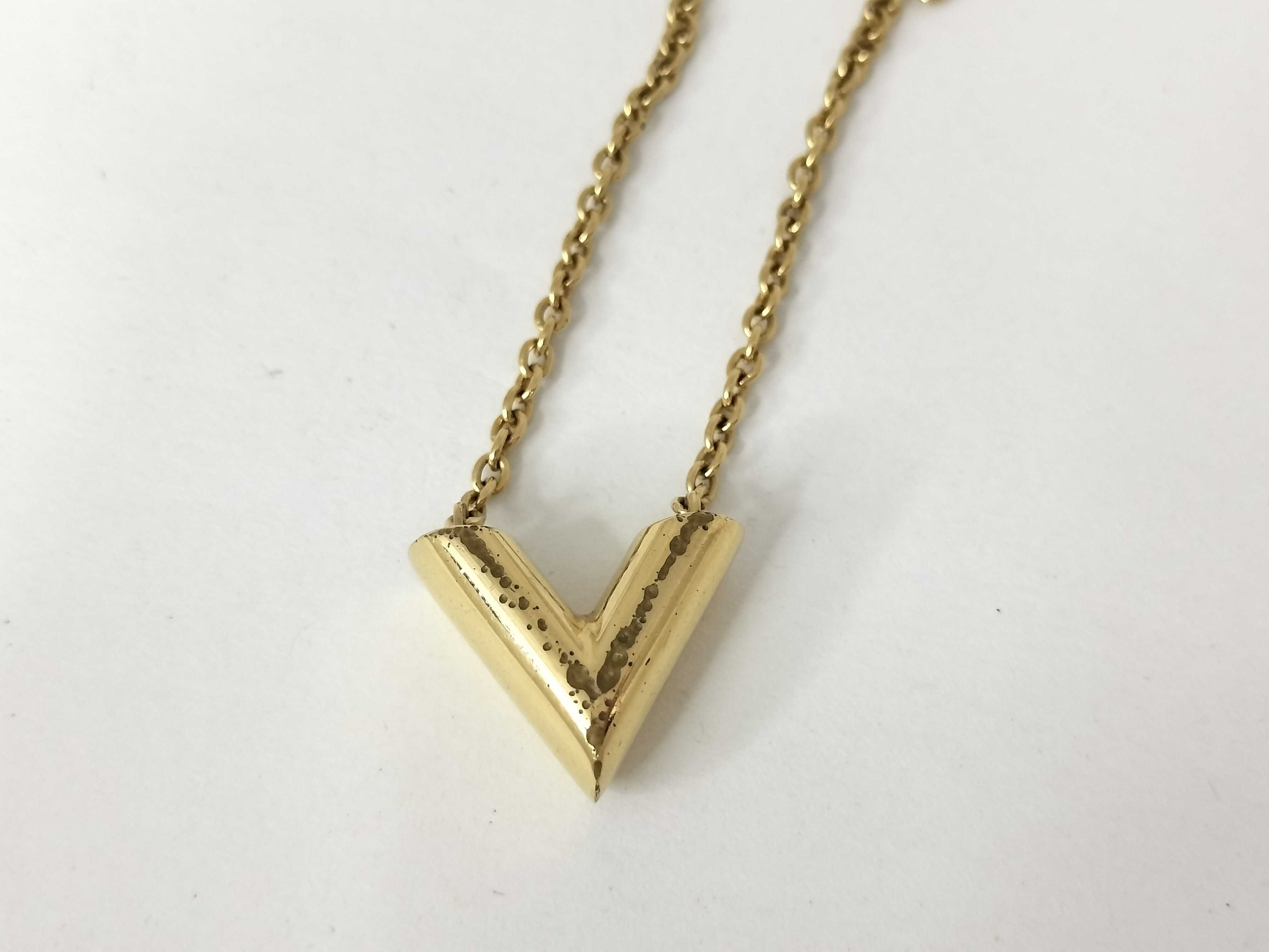 Essential V Gold Necklace — view 2