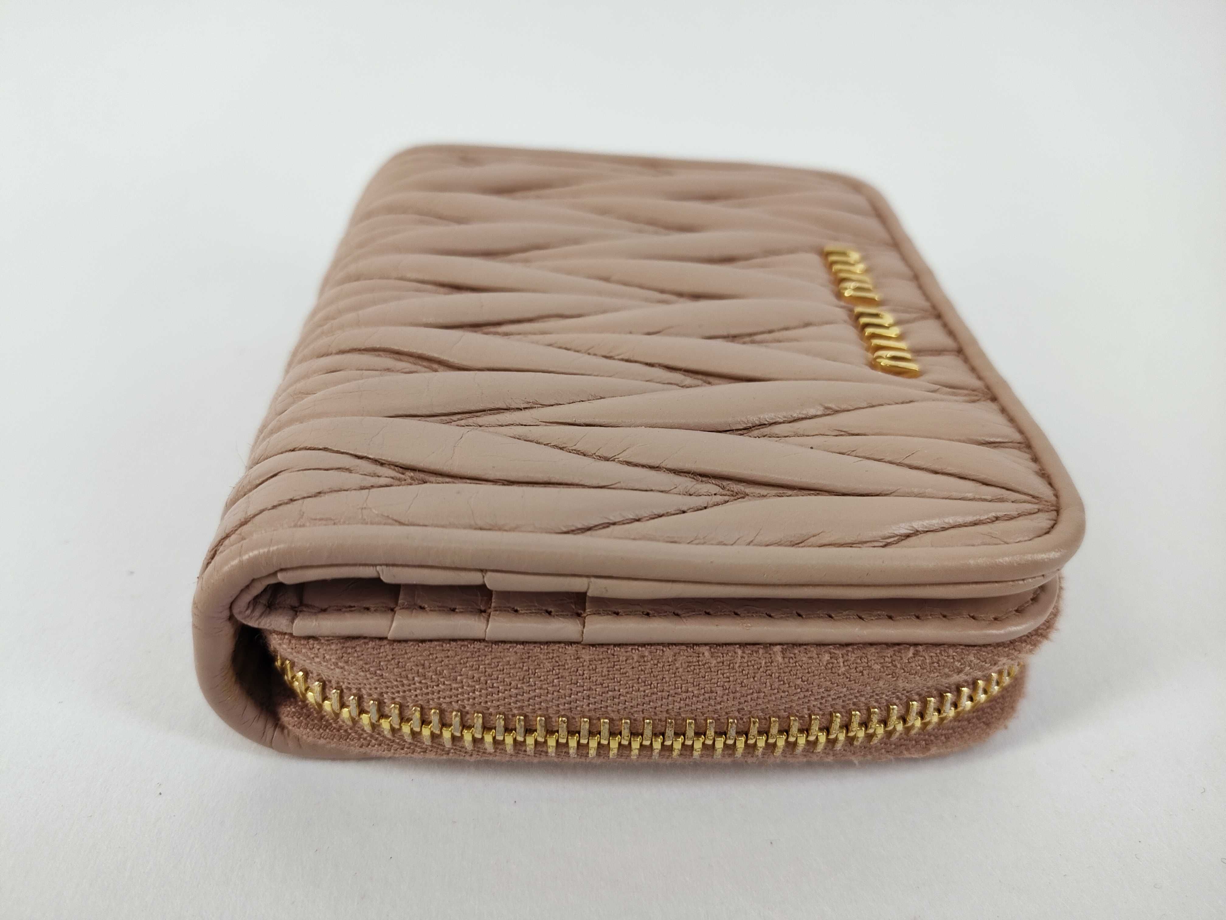 wallet, white wallet — view 4