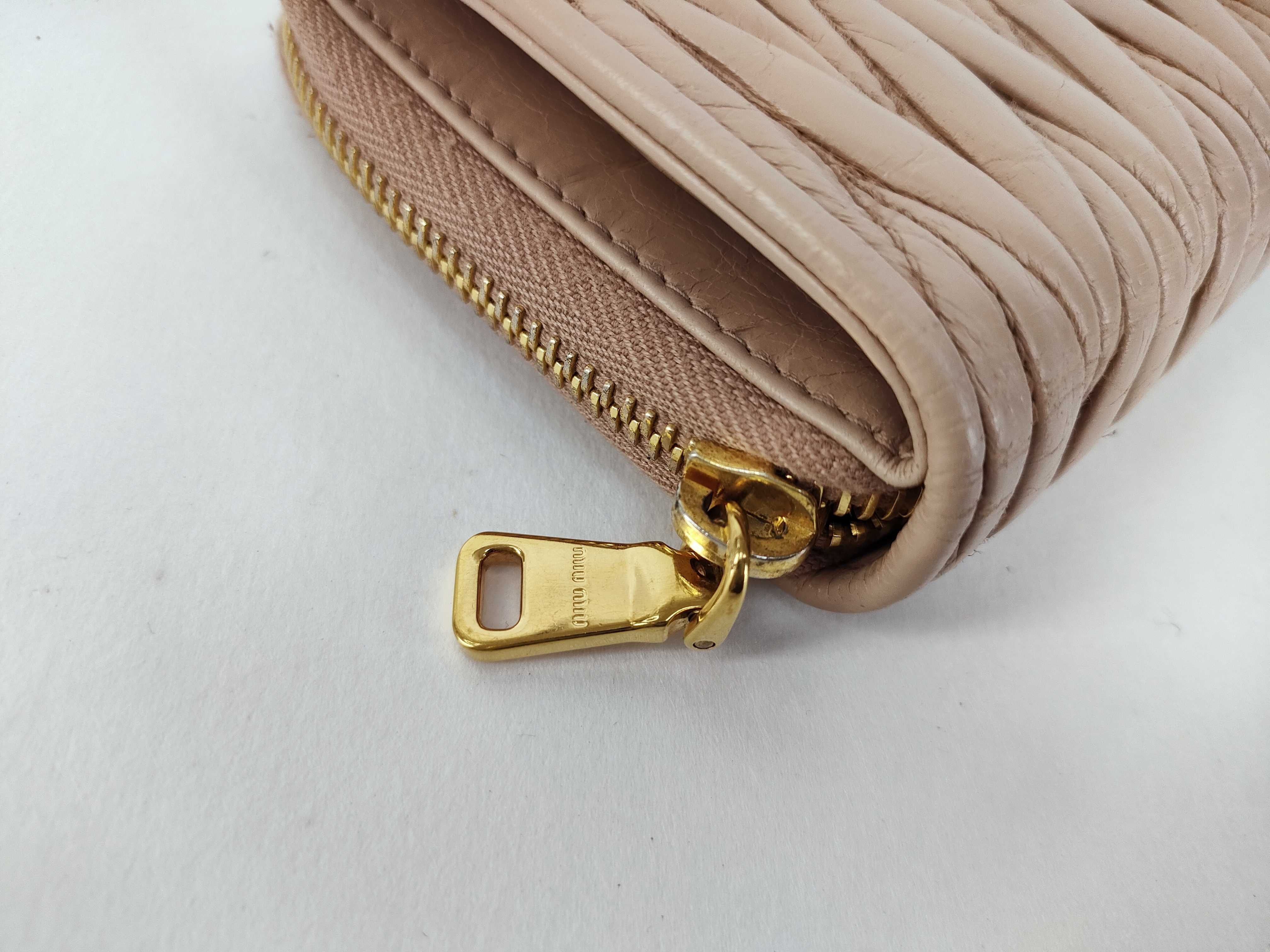wallet, white wallet — view 8
