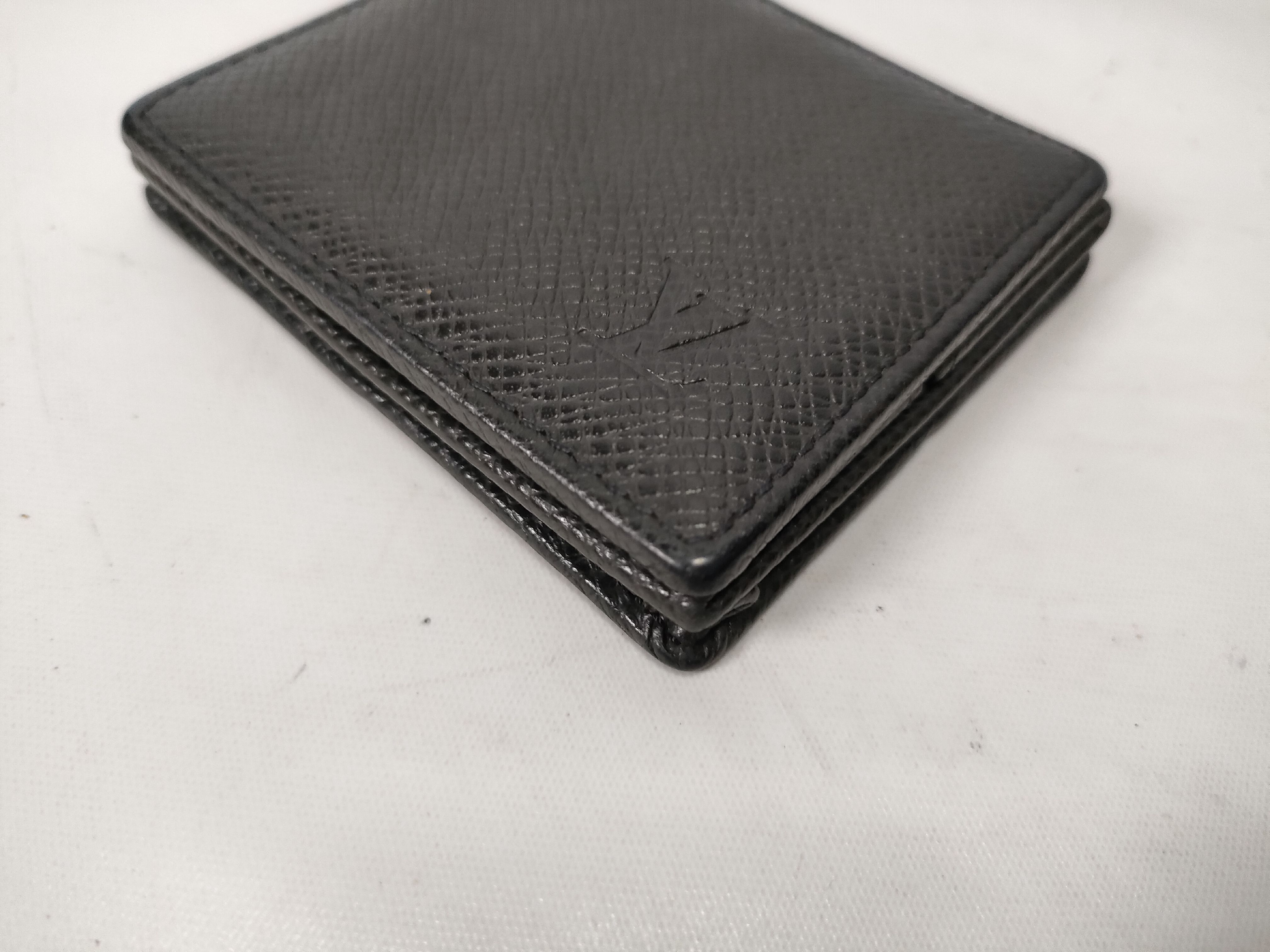 Taiga Vuitton Taiga Portemonnaie Boite Epicea M30384 CT0051 Coin Case — view 3