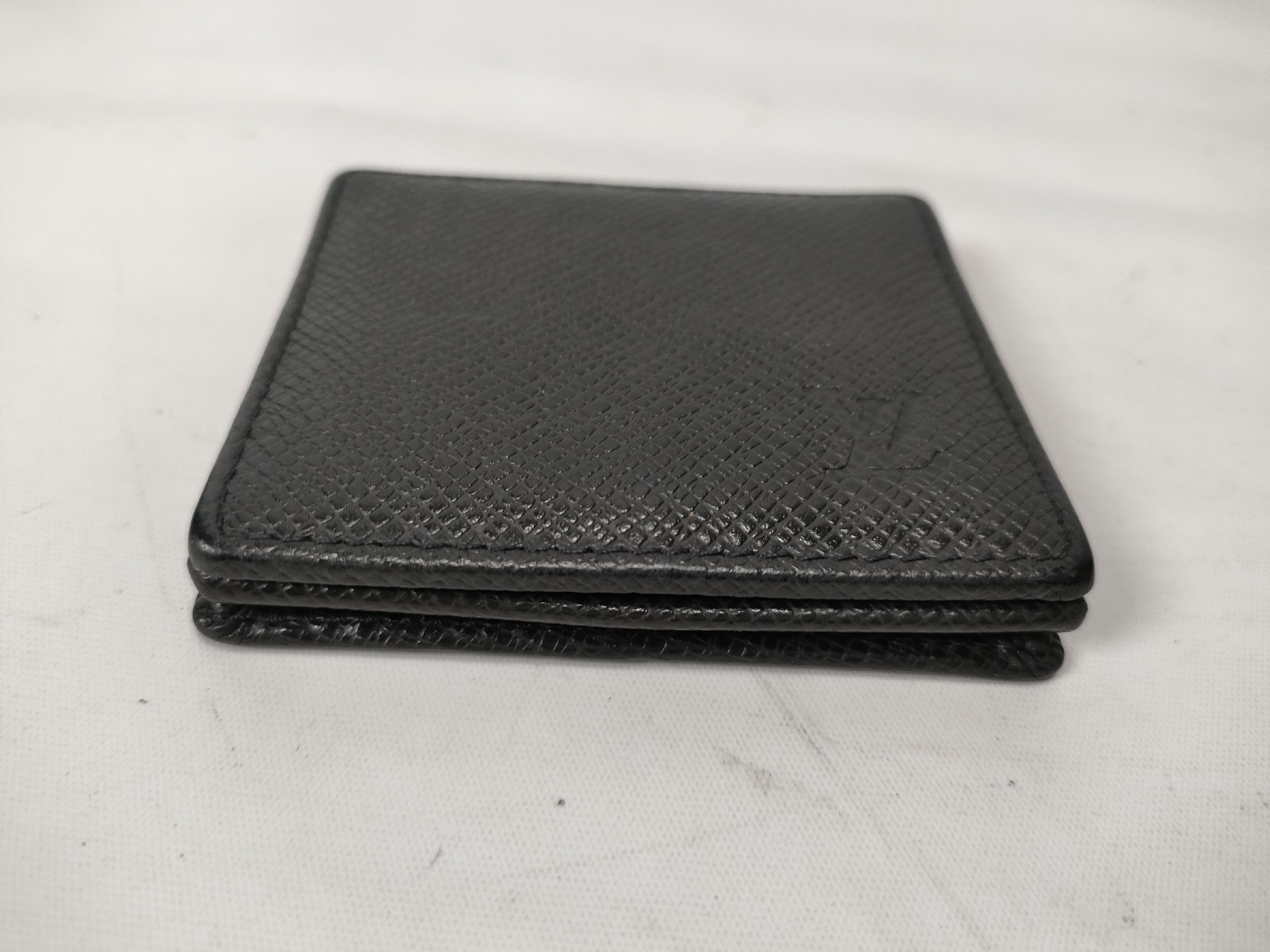 Taiga Vuitton Taiga Portemonnaie Boite Epicea M30384 CT0051 Coin Case — view 4