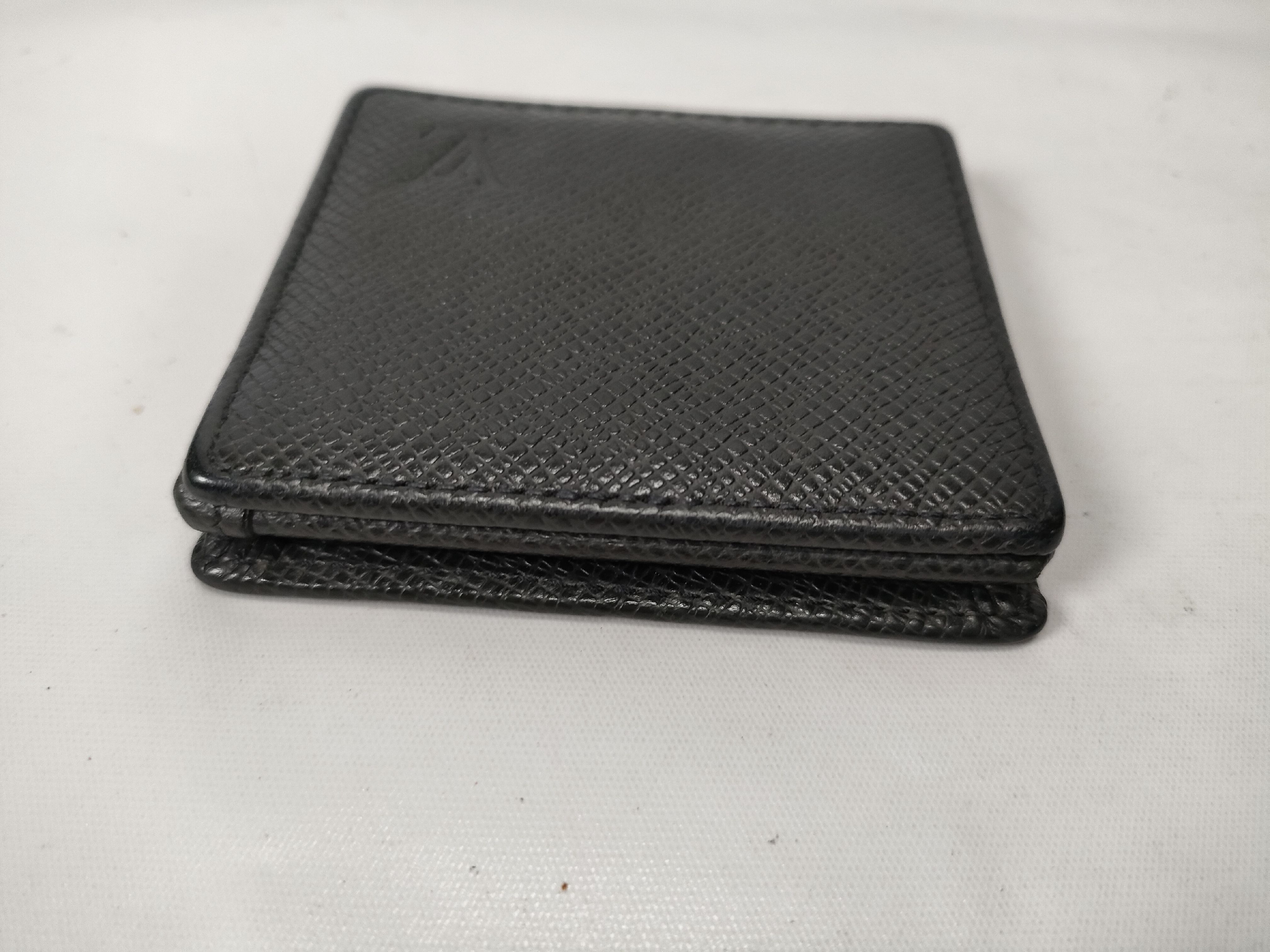 Taiga Vuitton Taiga Portemonnaie Boite Epicea M30384 CT0051 Coin Case — view 6