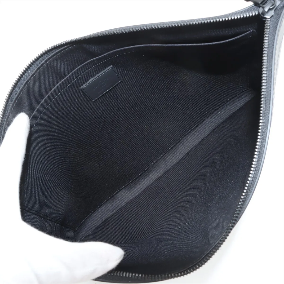 Monogram Shadow Pochette Discovery M62903 UB2119 Black — view 5