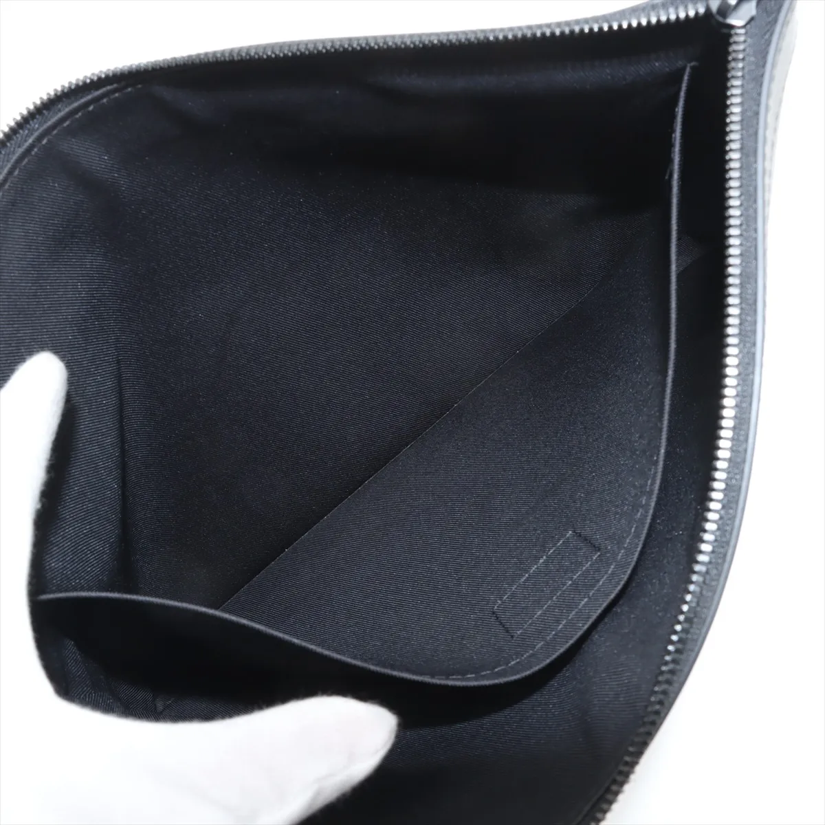 Monogram Shadow Pochette Discovery M62903 UB2119 Black — view 6