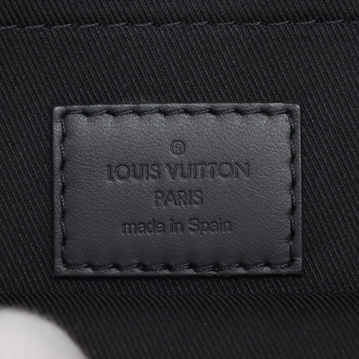 Monogram Shadow Pochette Discovery M62903 UB2119 Black — view 7