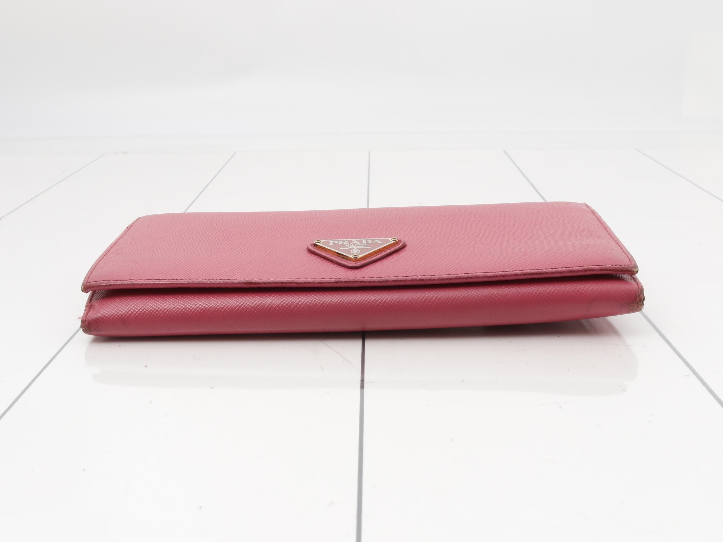Other lines: Bags & Wallets, Bi-fold, Triangular Plate — view 3