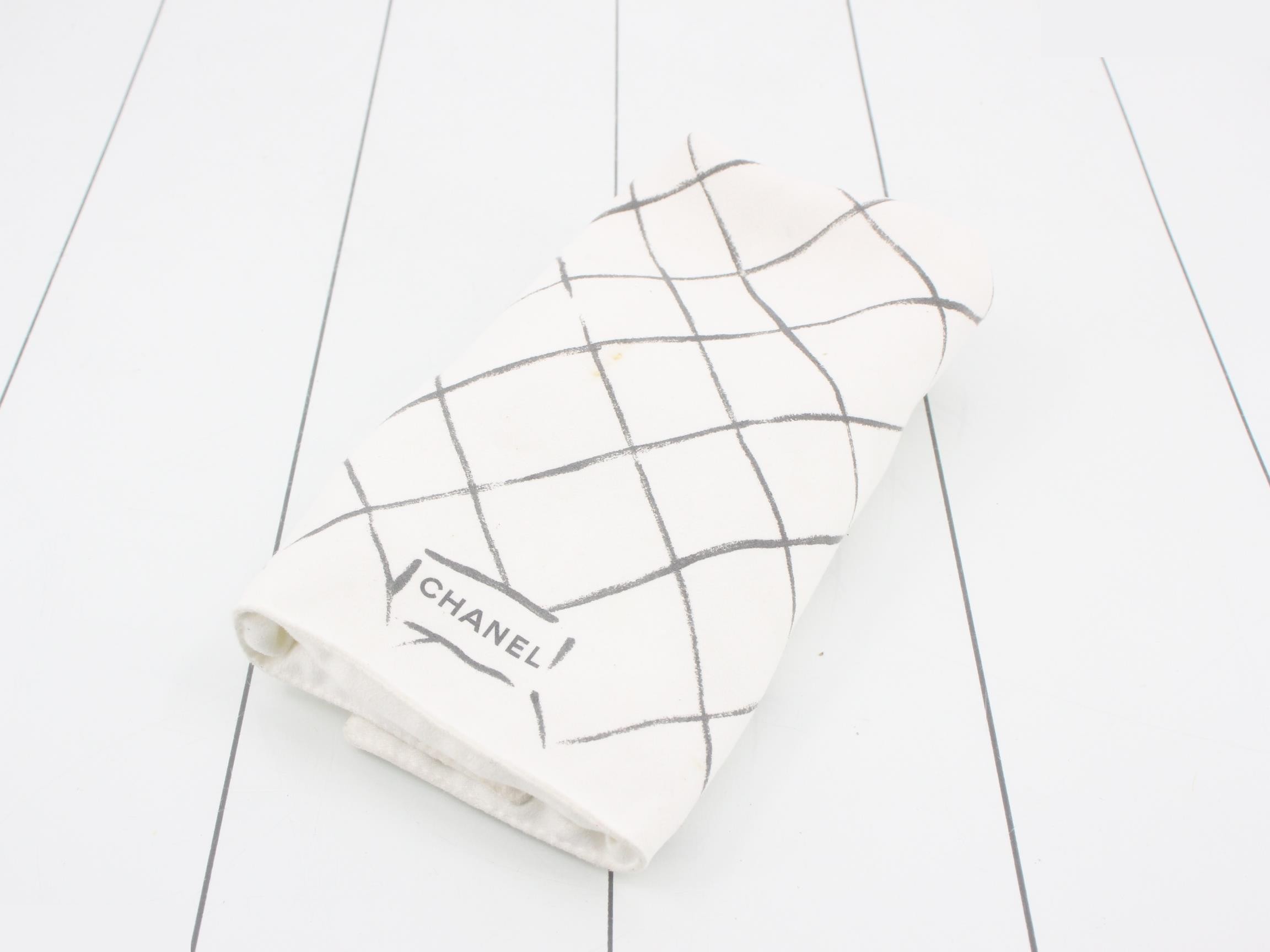 Matelassé Chain Shoulder Bag — view 7