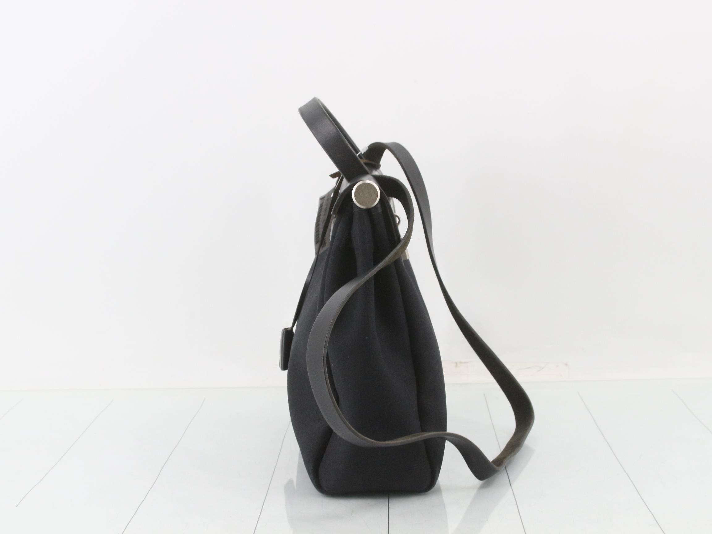 shoulder bag — view 3