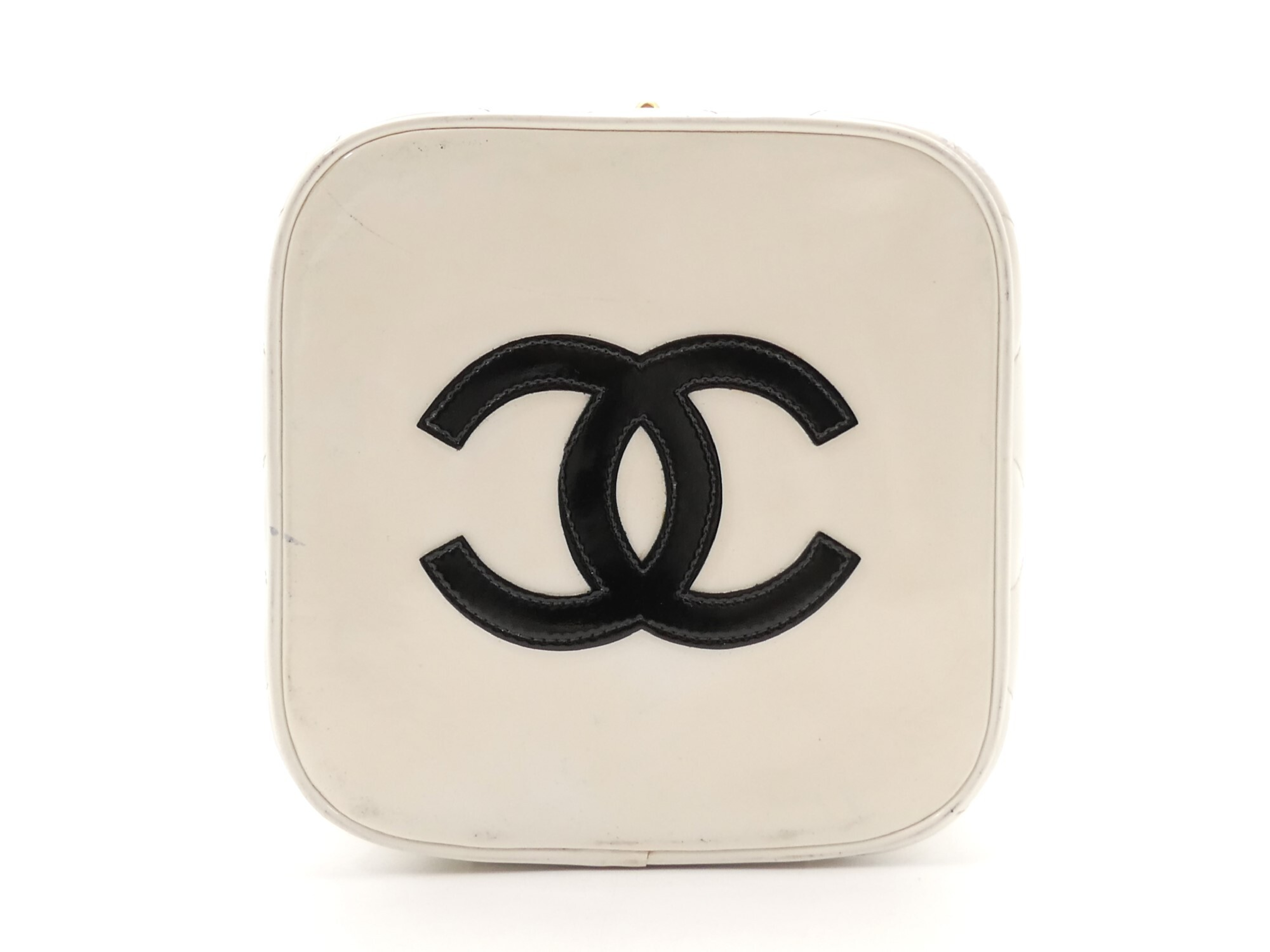 Matelassé Coco Mark Enamel Turnlock Vanity Bag — view 5