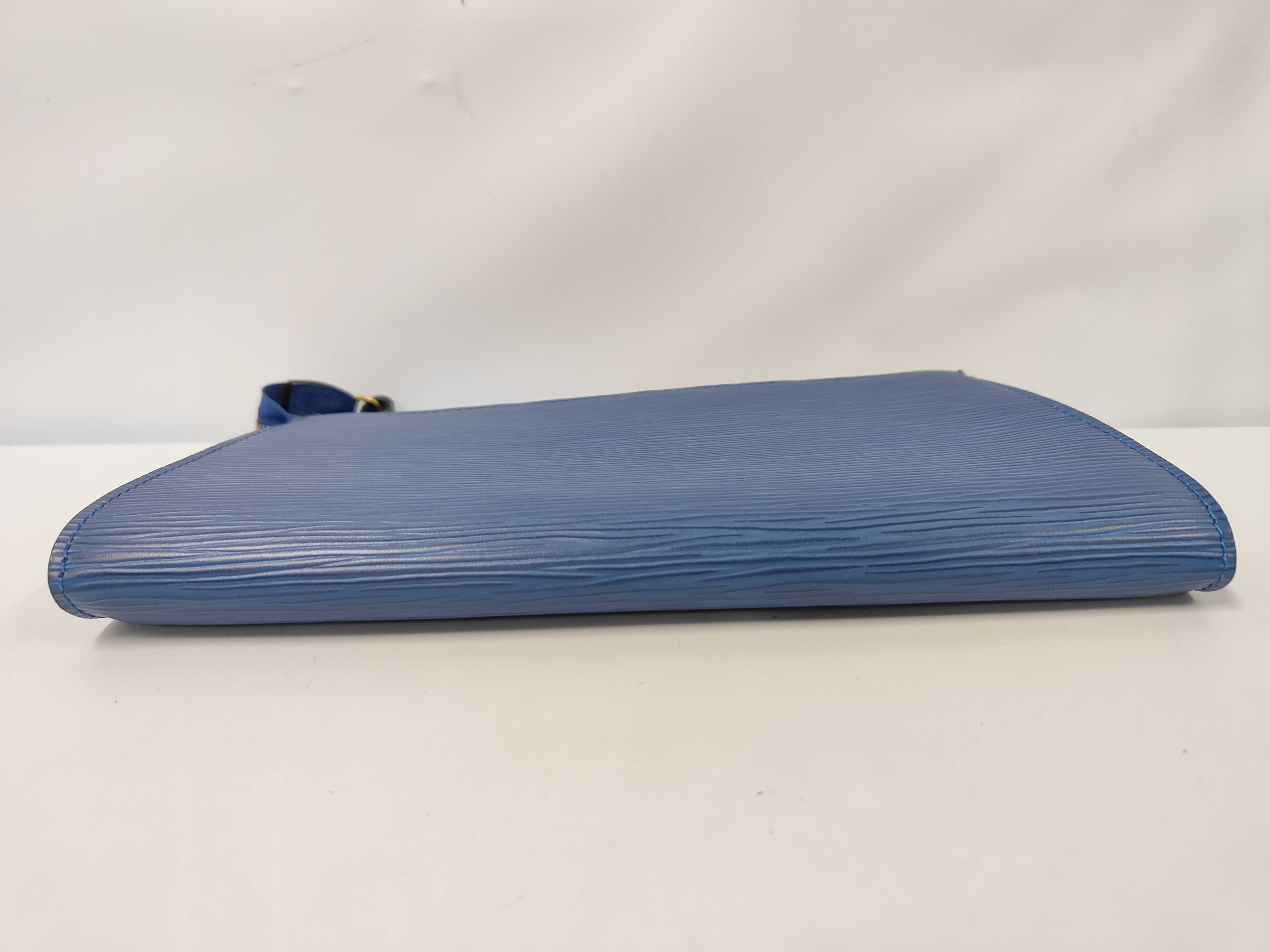 Epi Pochette Bag M52945 AR0918 Pouch — view 3