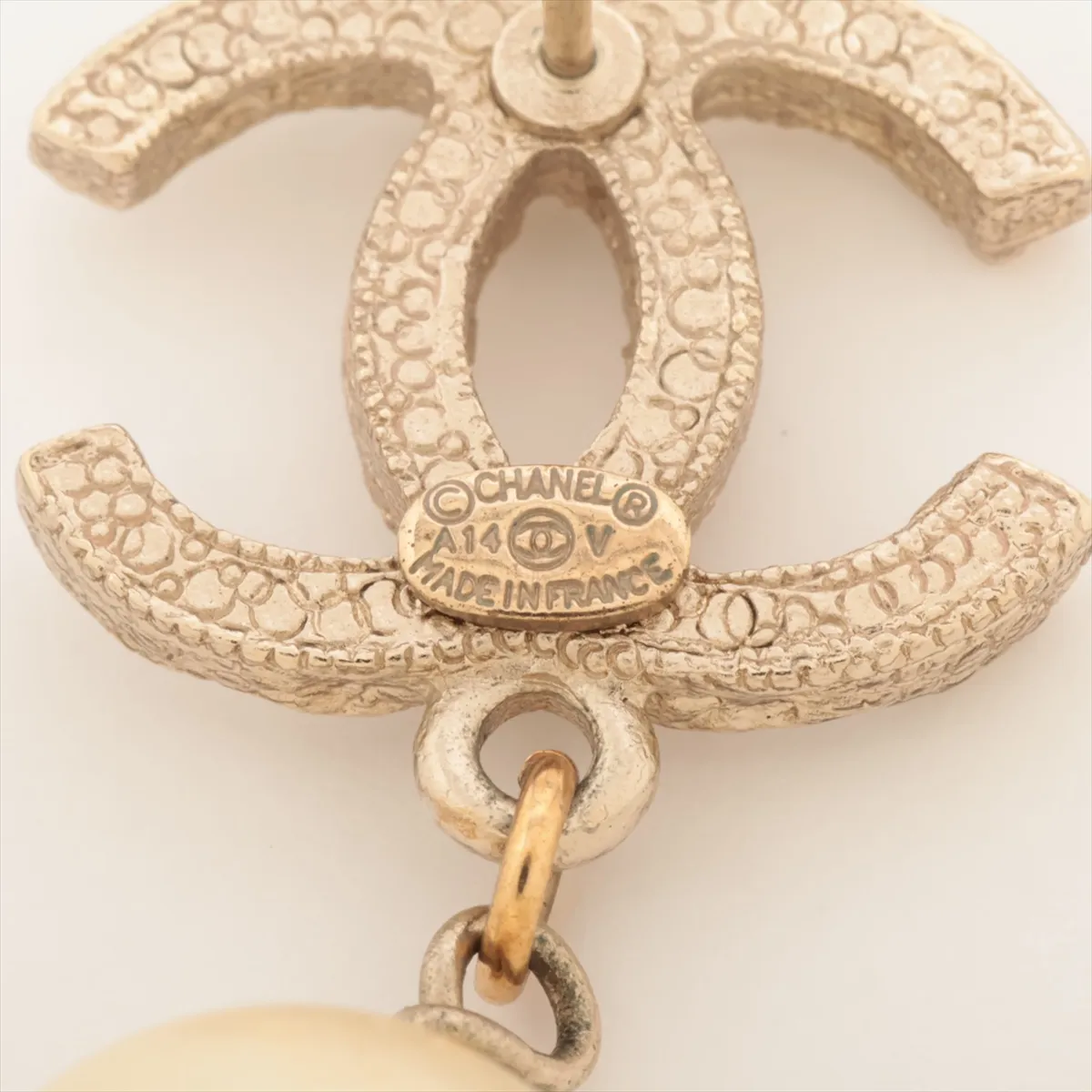 Coco Mark A14V Earrings (Pair) GP x Rhinestone x Faux Pearl Gold — view 5