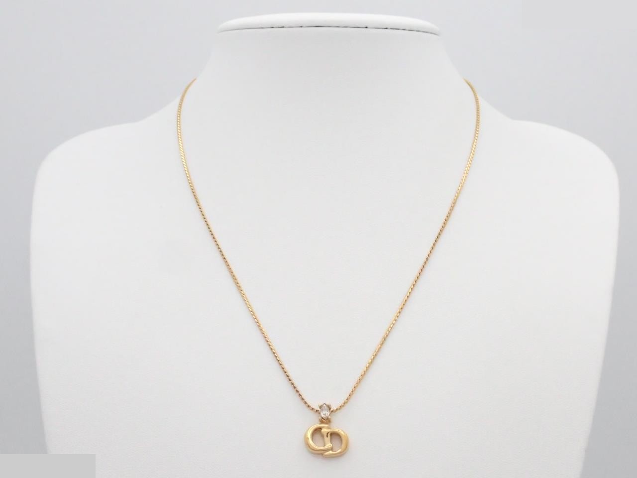 Other lines: Precious metal necklaces and pendants, chain approximately 43cm. — view 3
