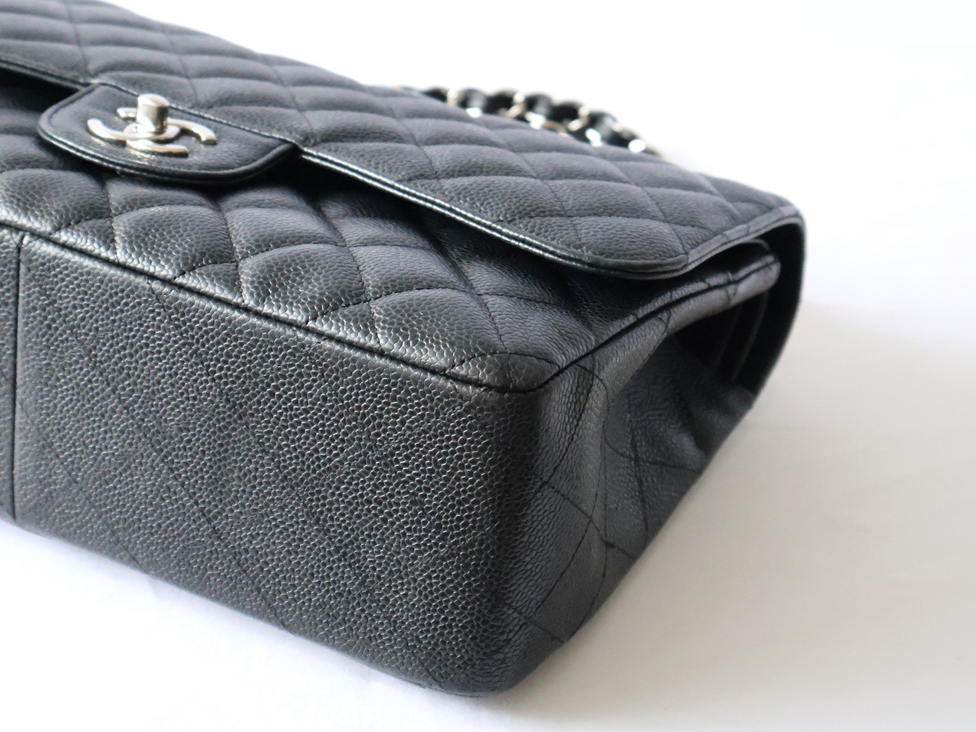 Caviar leather large matelassé double flap double chain shoulder bag, black — view 4
