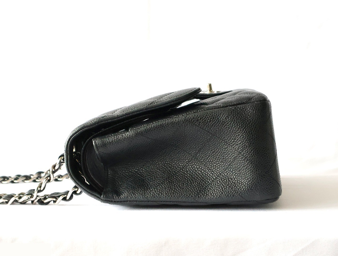 Caviar leather large matelassé double flap double chain shoulder bag, black — view 6