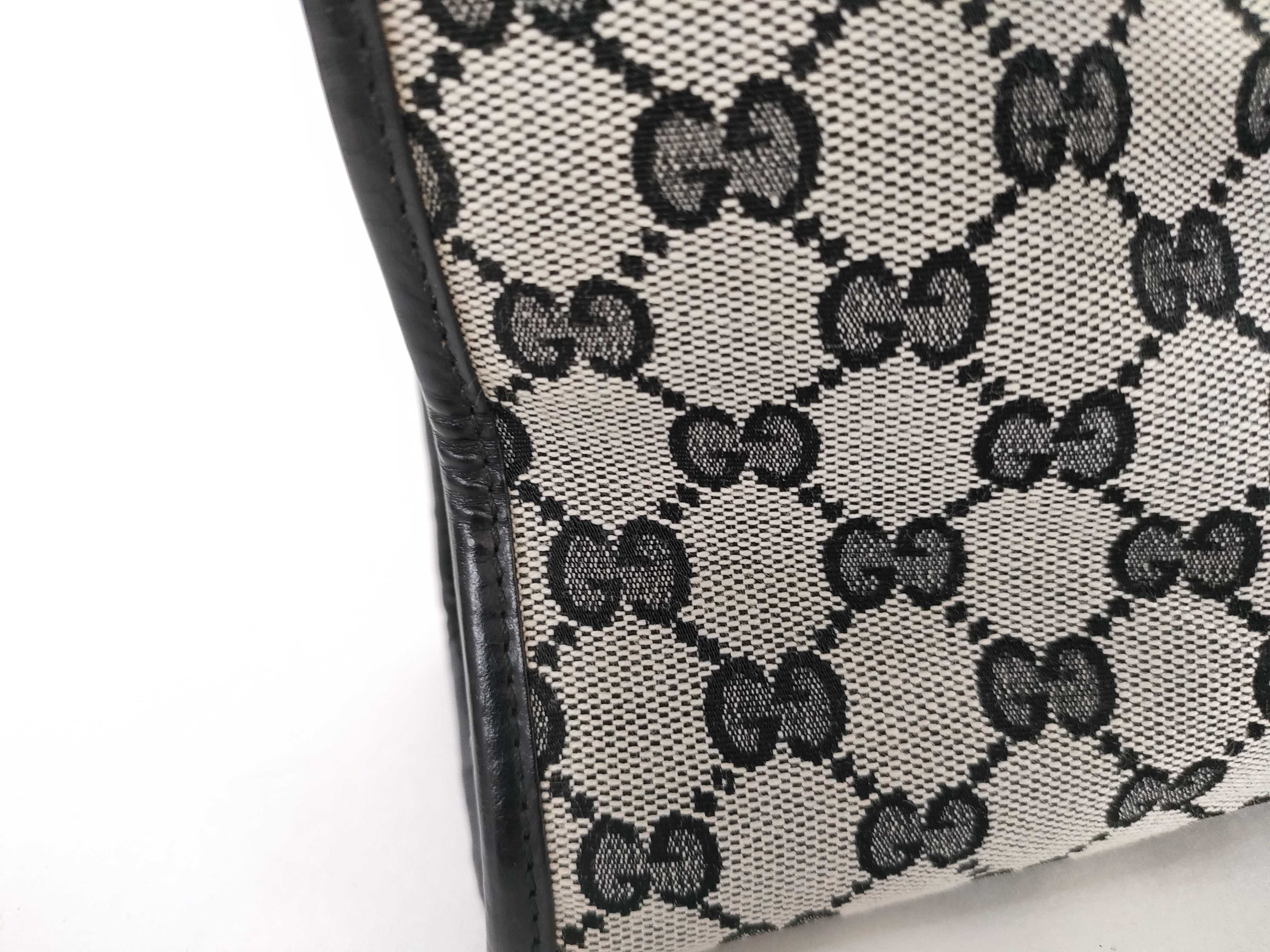 GG Canvas Gucci Shoulder Handbag — view 14