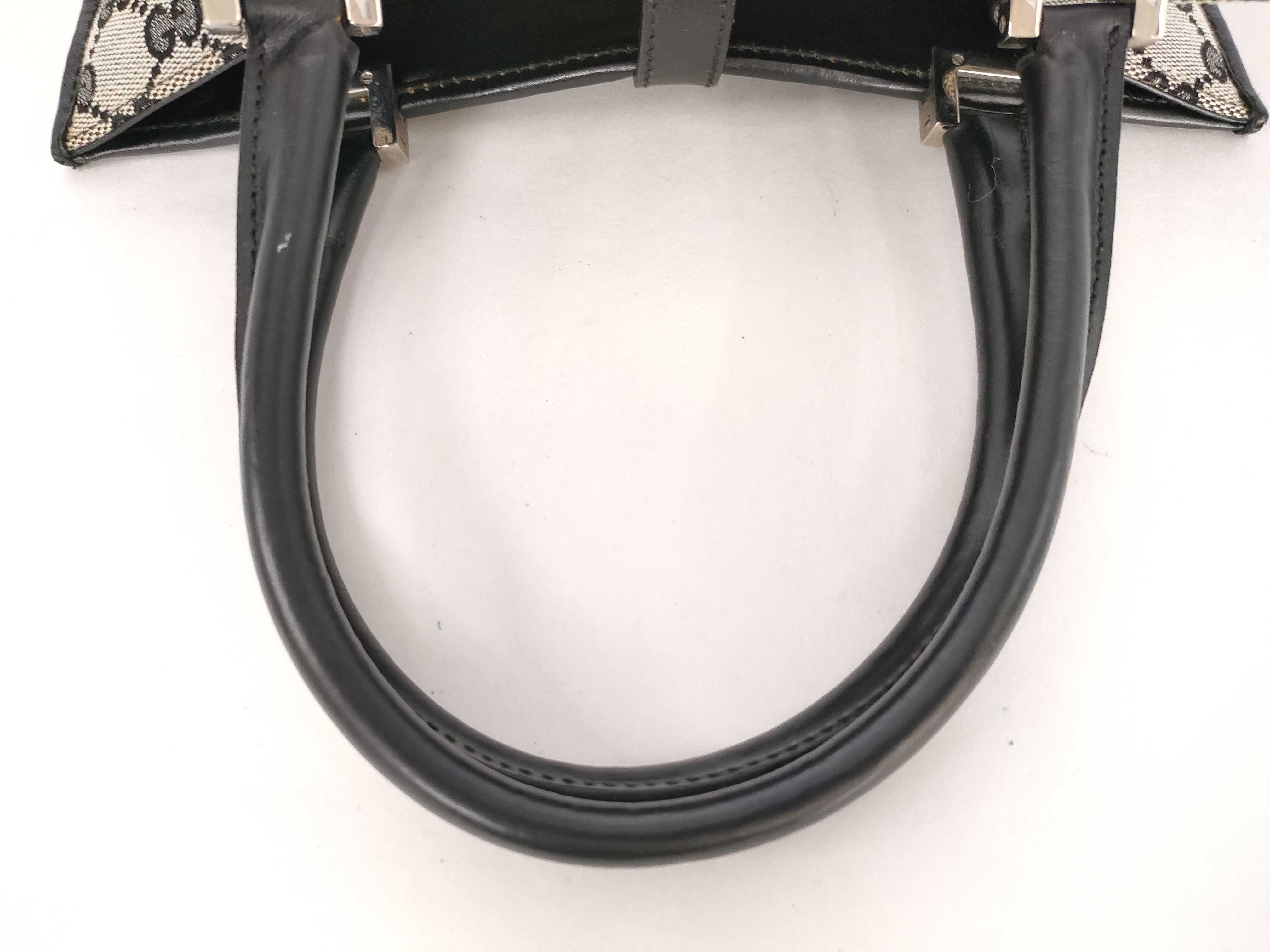 GG Canvas Gucci Shoulder Handbag — view 3