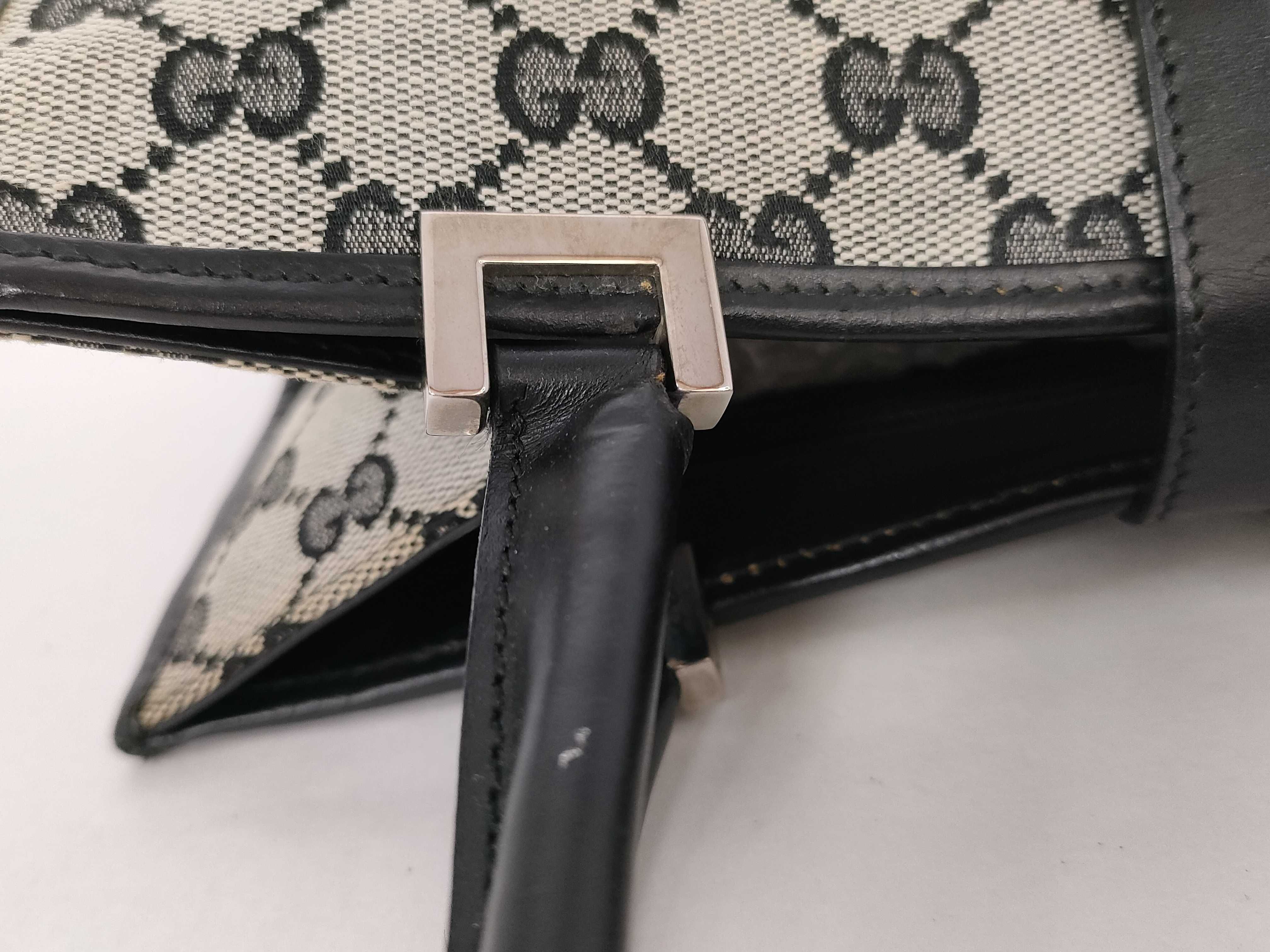 GG Canvas Gucci Shoulder Handbag — view 5