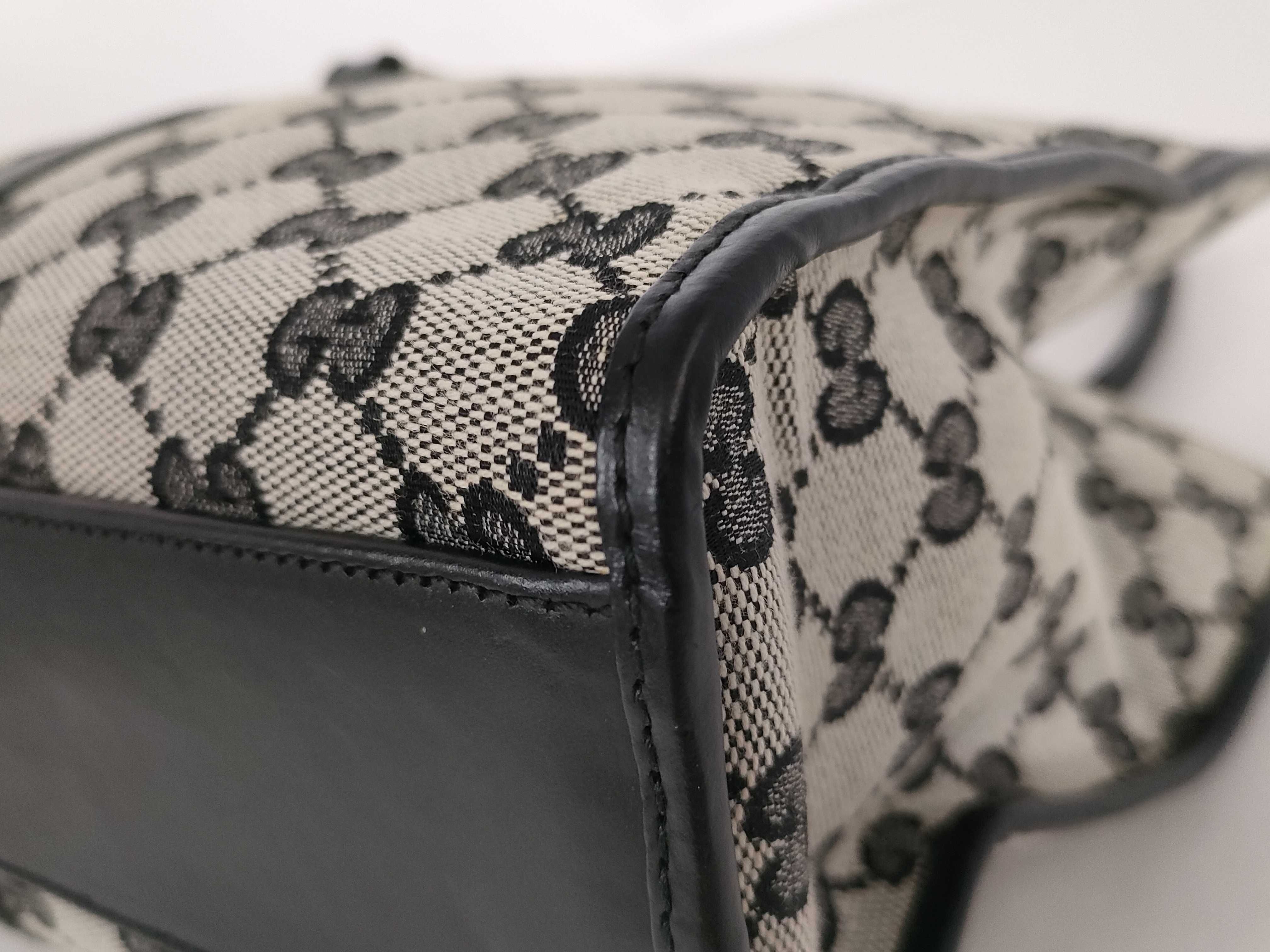 GG Canvas Gucci Shoulder Handbag — view 6
