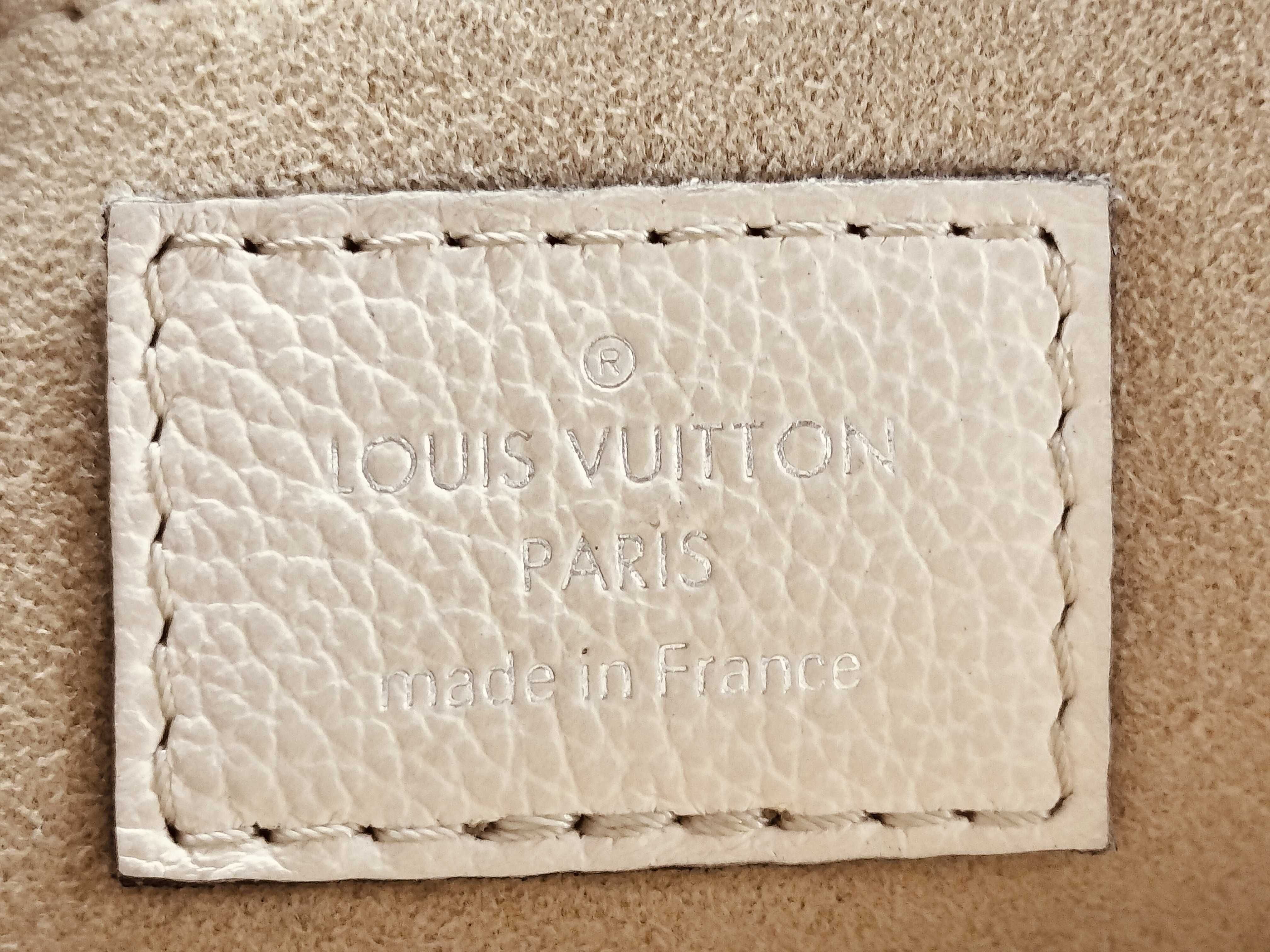 VN - LV Logo MyLockme M53891 White Red Handbag — view 12