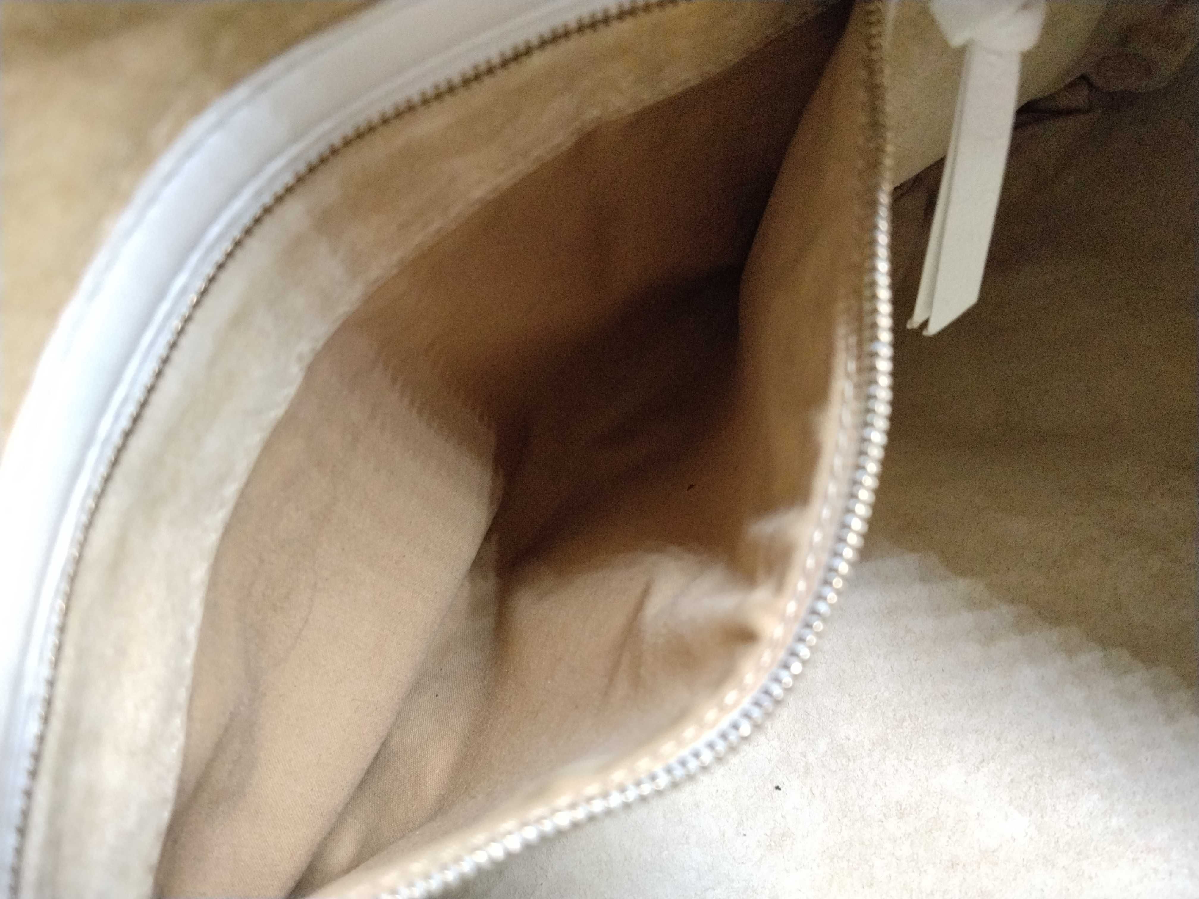 Intrecciato Hobo WH Shoulder Bag — view 11