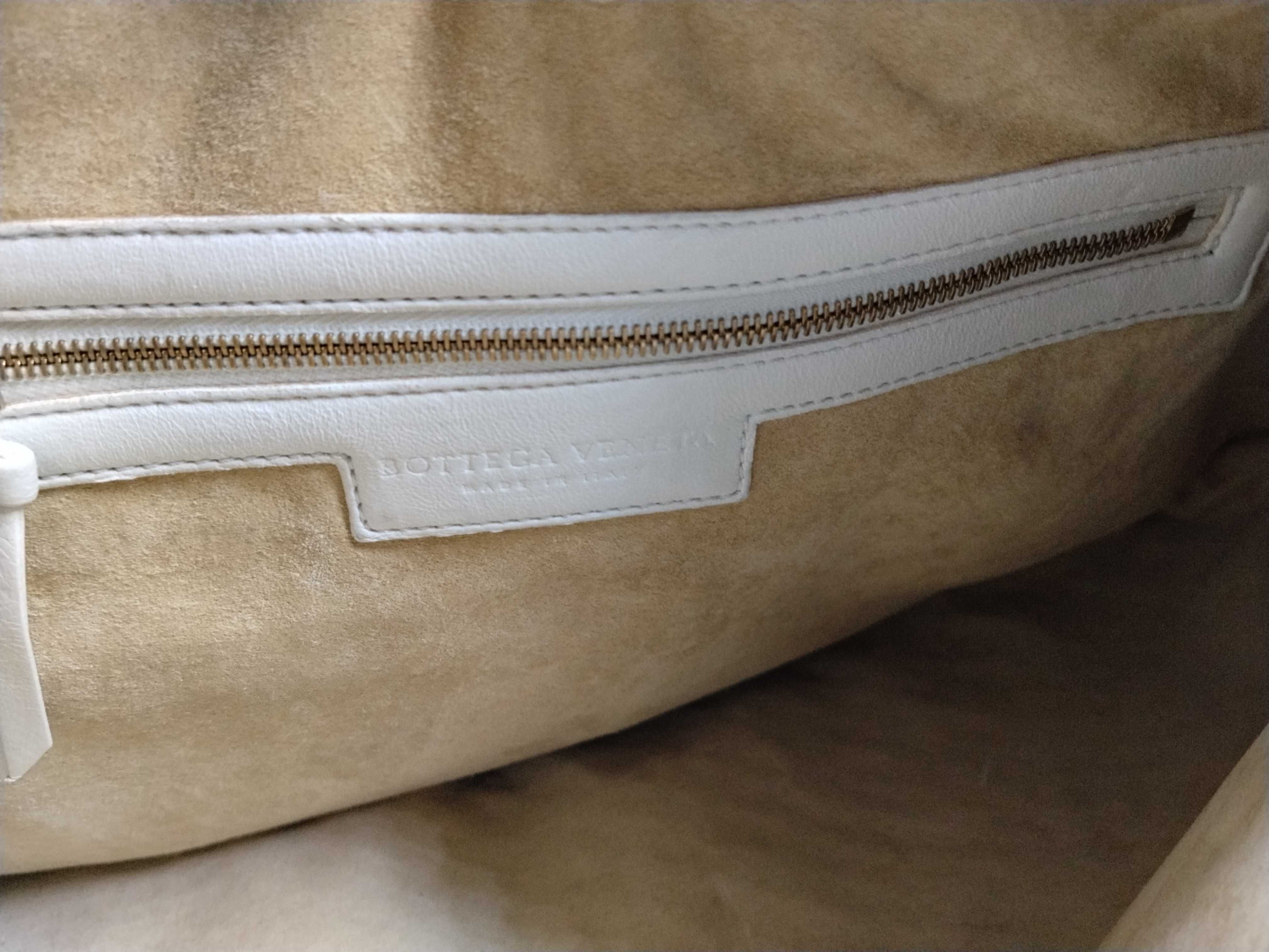 Intrecciato Hobo WH Shoulder Bag — view 12