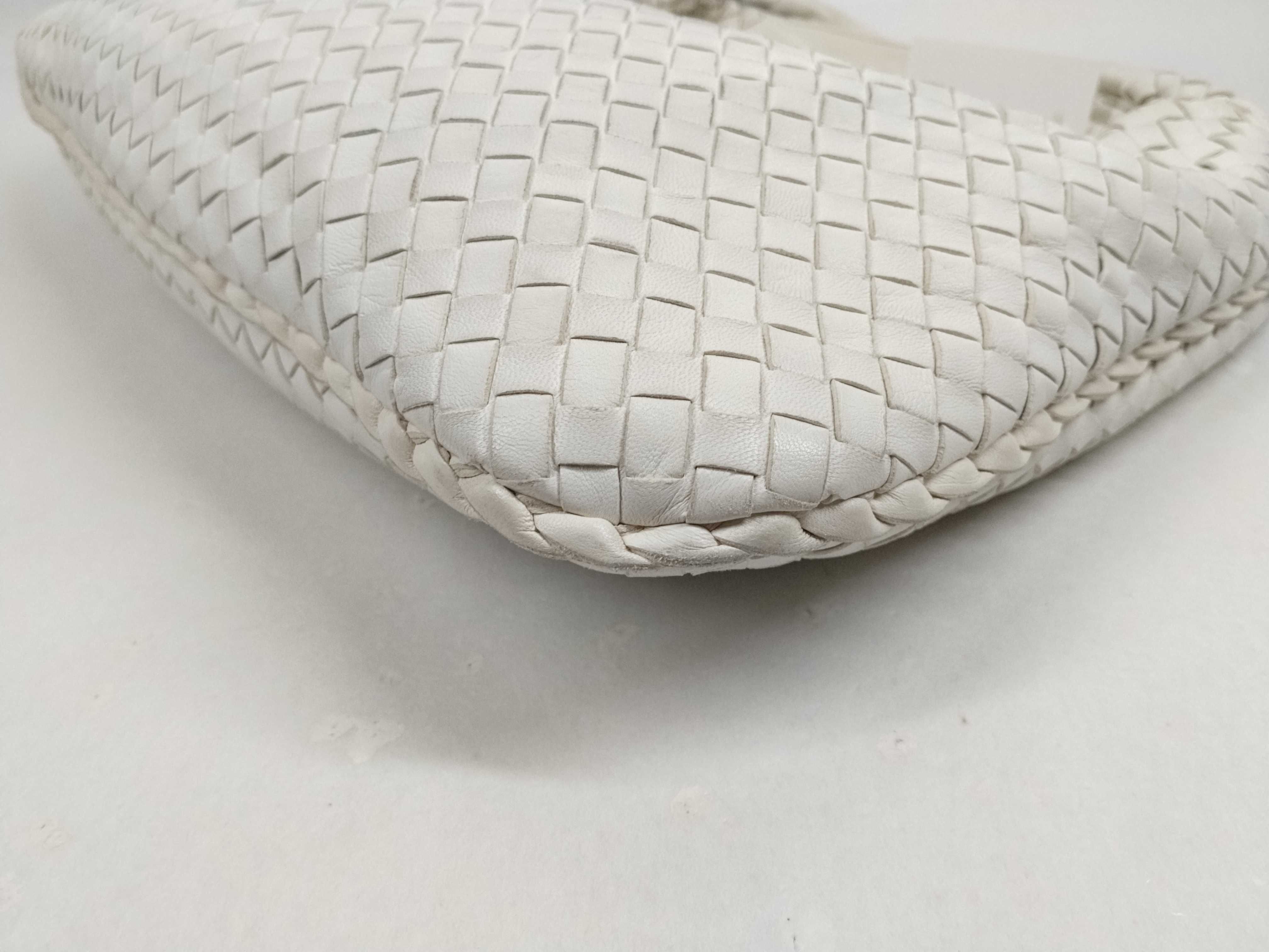Intrecciato Hobo WH Shoulder Bag — view 8