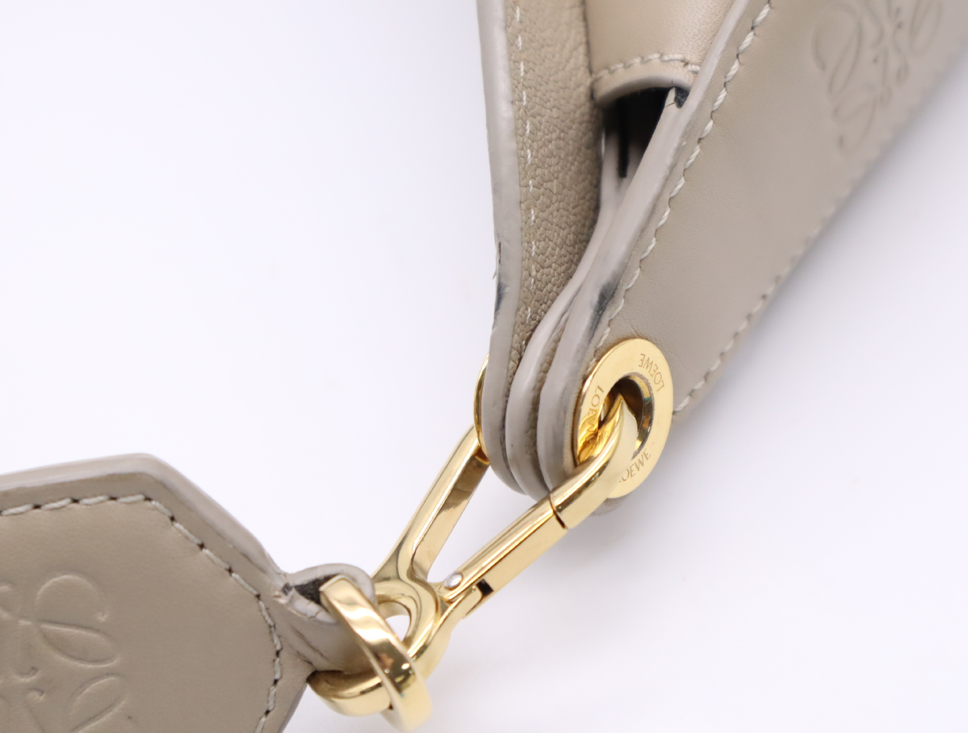 Leather Luna Shoulder Bag, Beige, with Dust Bag. — view 9