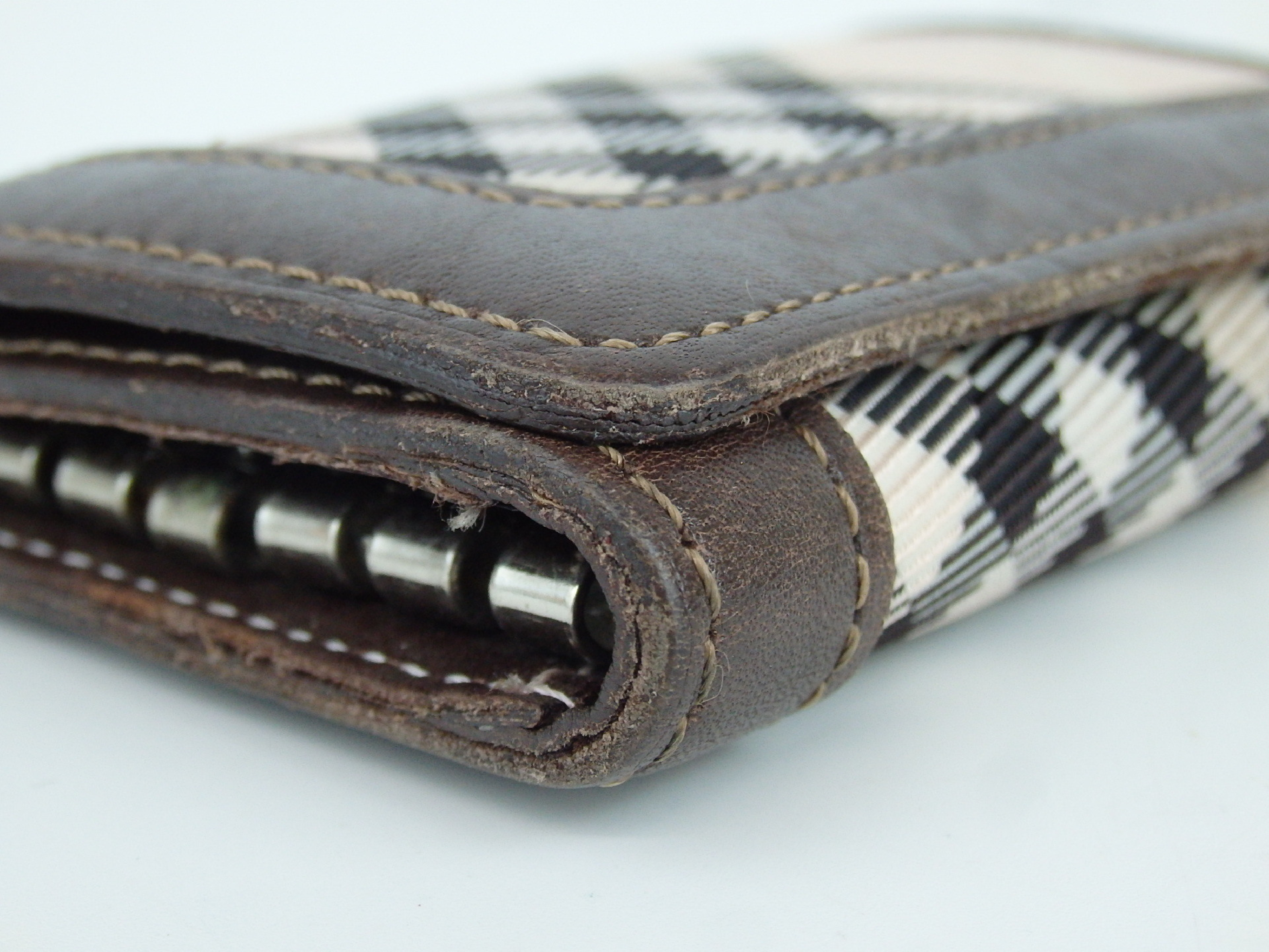 Nova Check Key Case — view 3