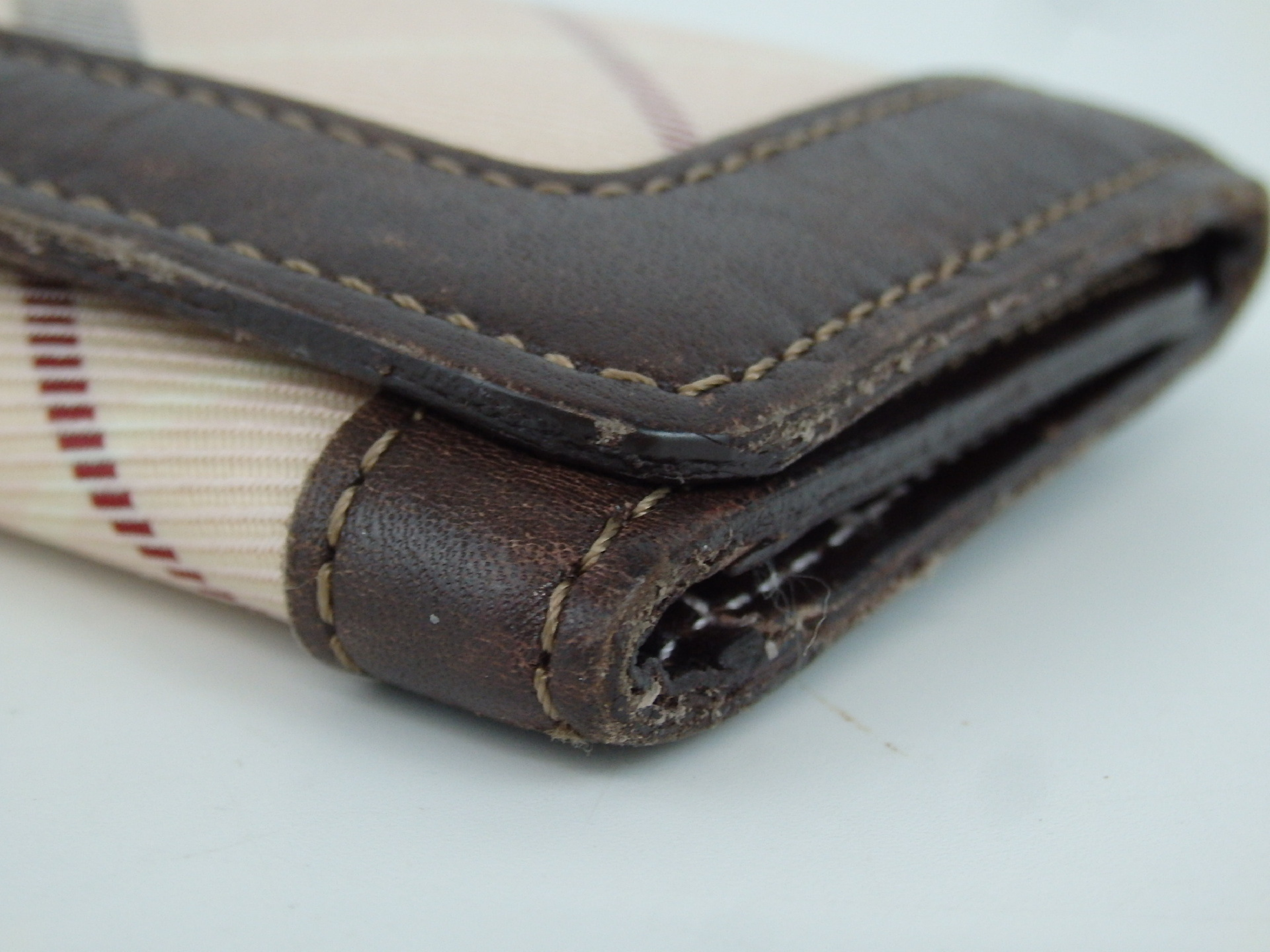 Nova Check Key Case — view 4