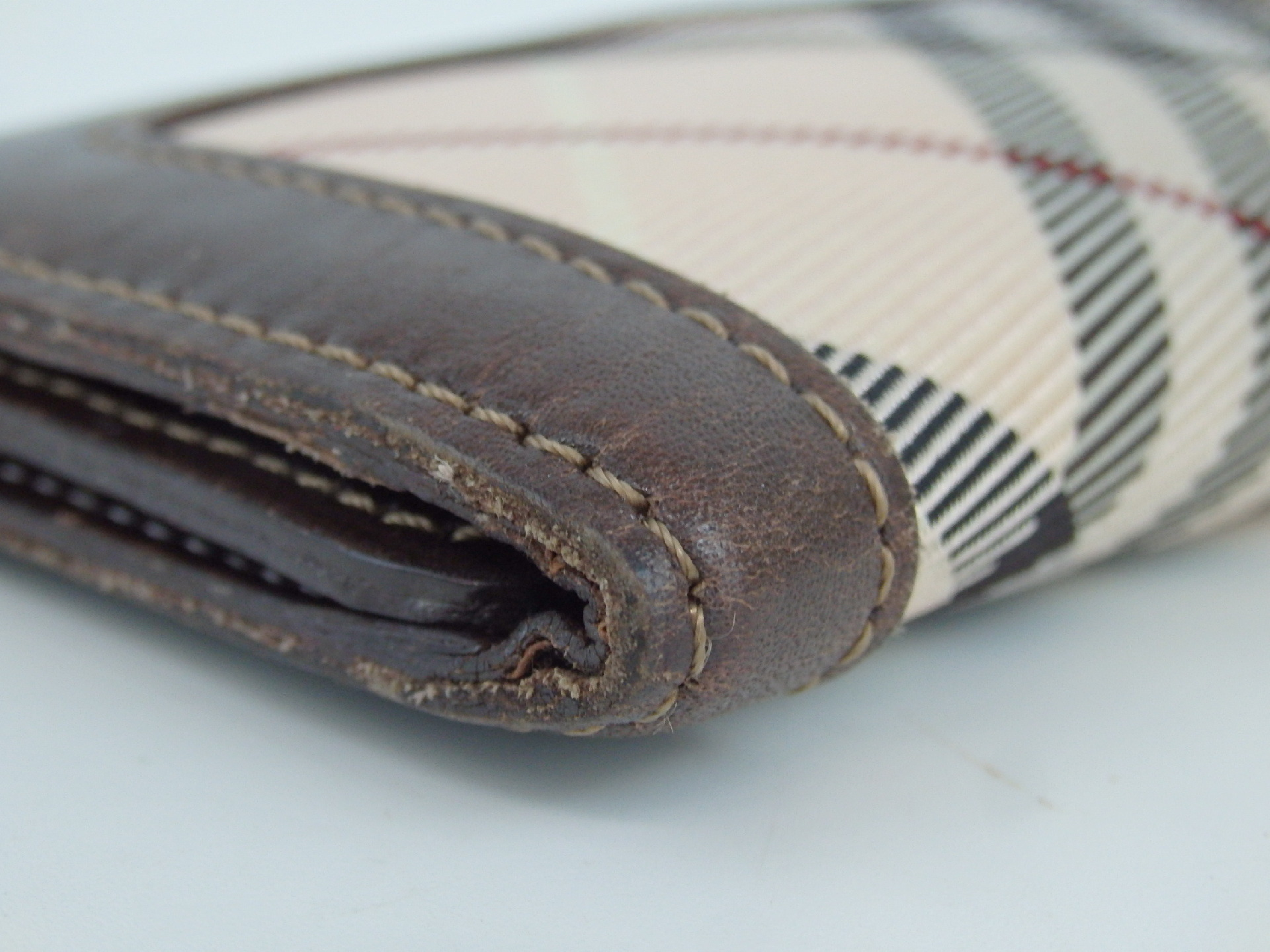 Nova Check Key Case — view 5