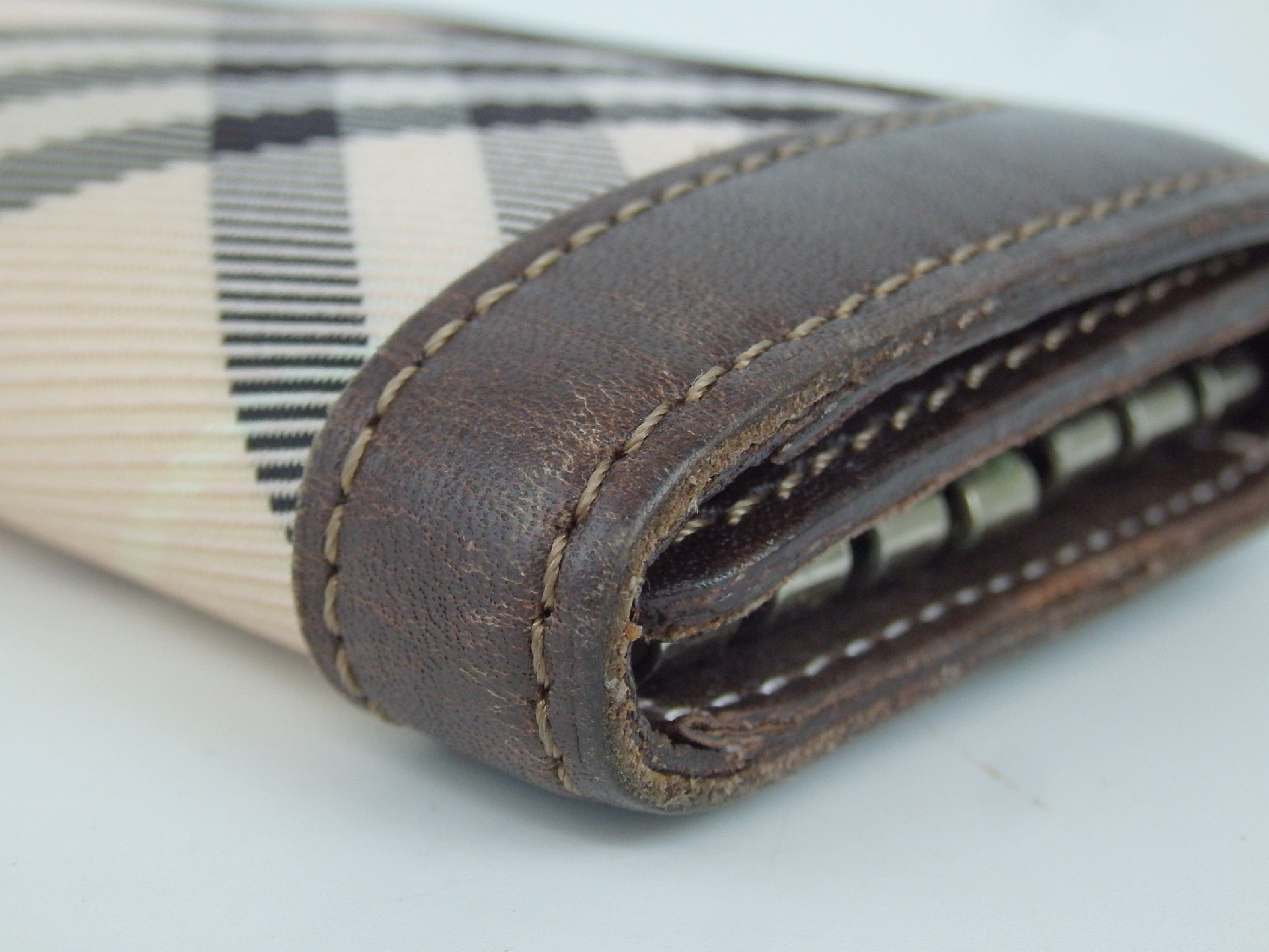 Nova Check Key Case — view 6