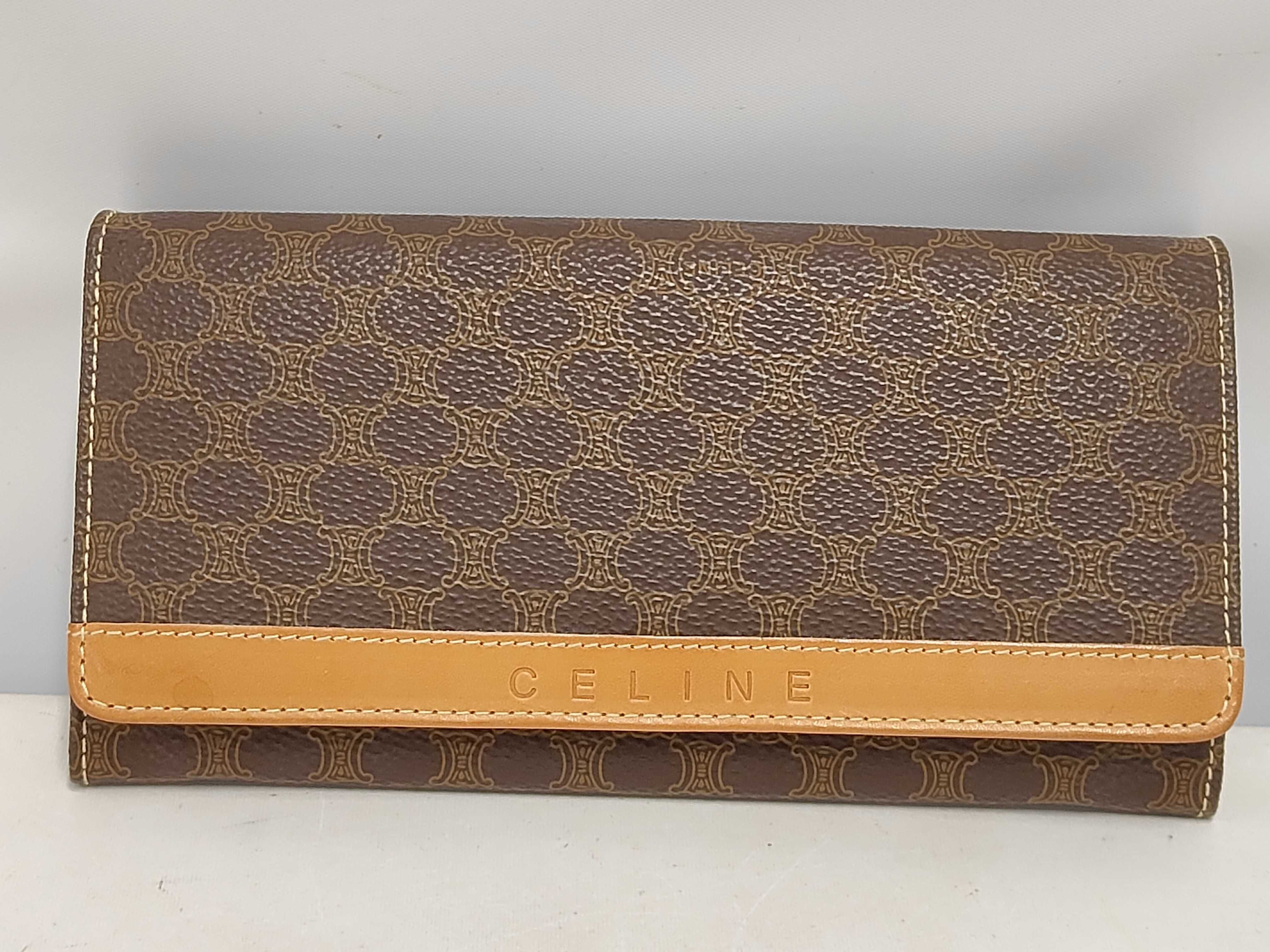Macadam wallet with tag and box