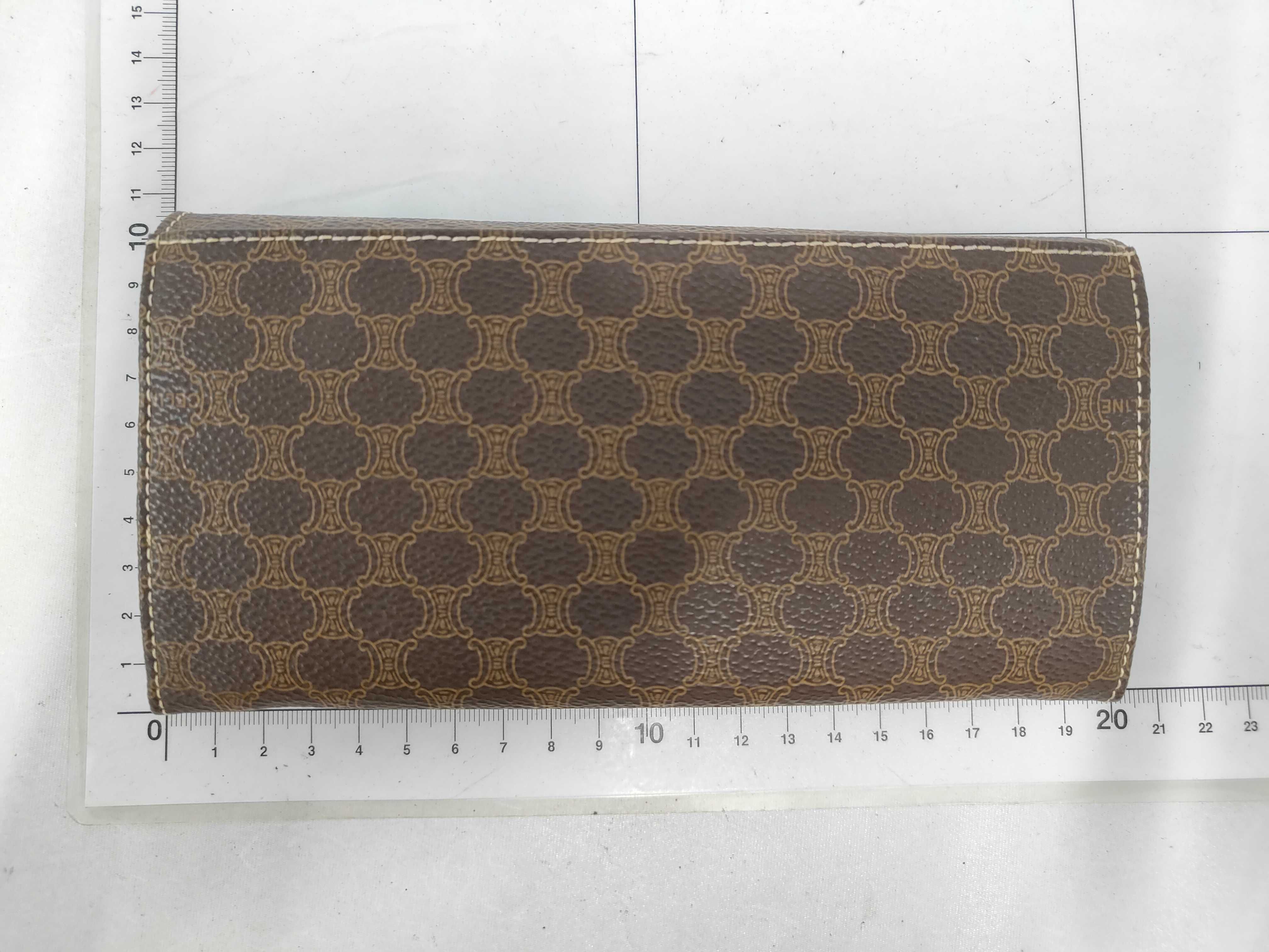 Macadam wallet with tag and box — view 2