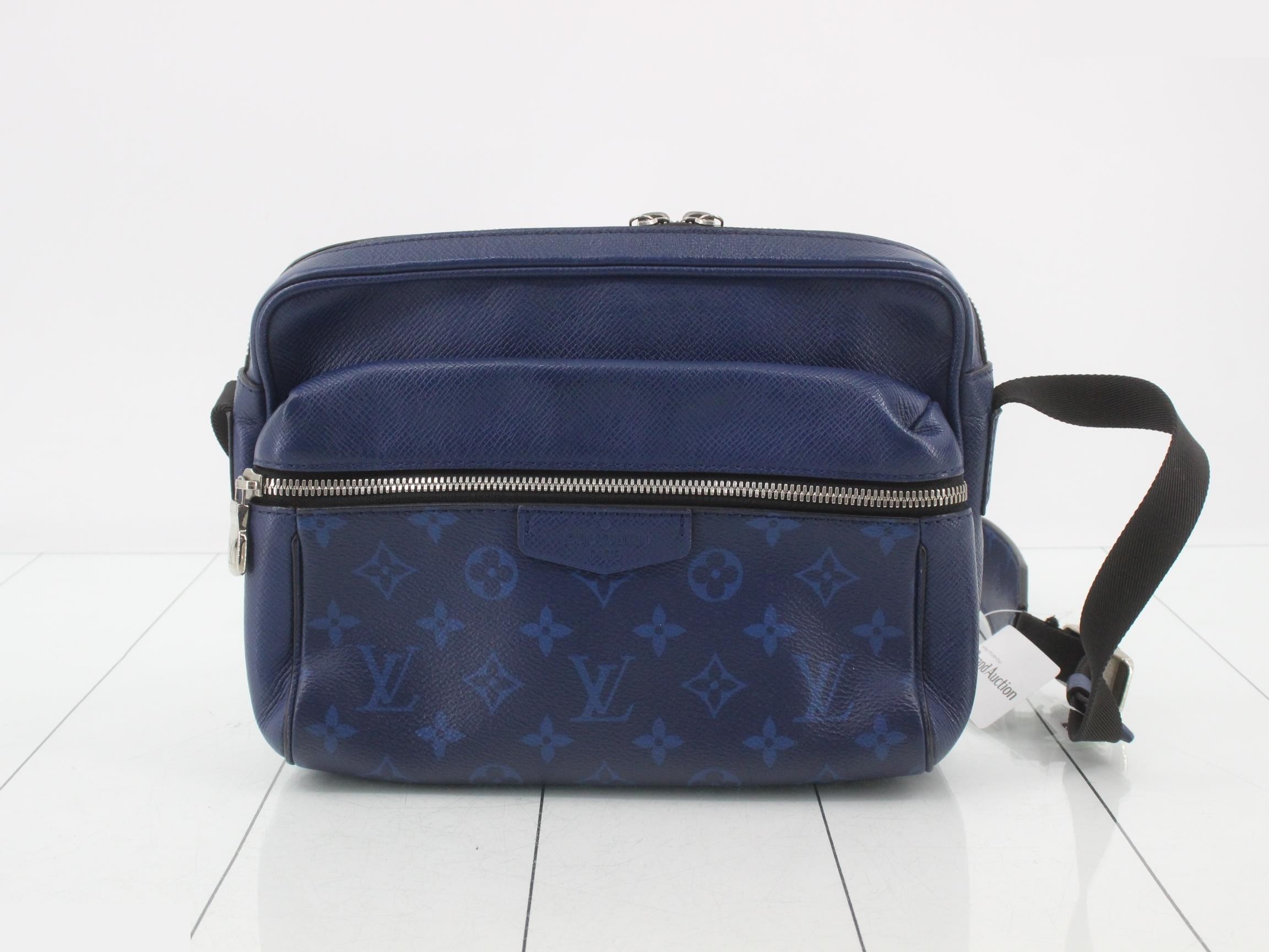 Shoulder bag
