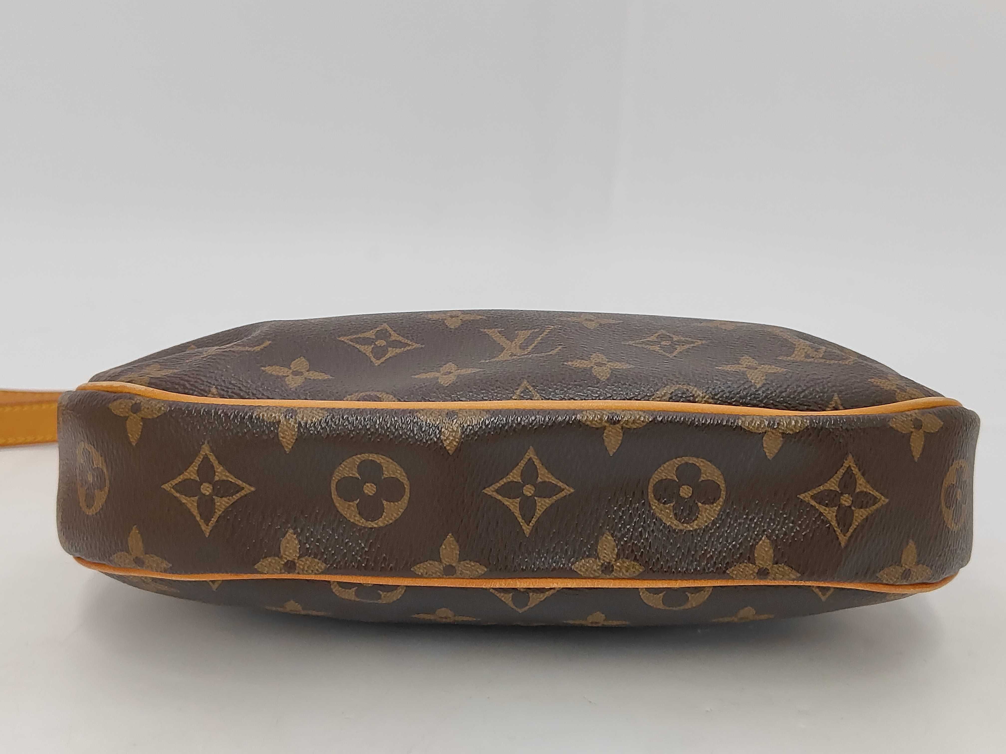 Monogram Louis Vuitton Odeon PM Shoulder Bag Monogram M56390 Shoulder Bag — view 4
