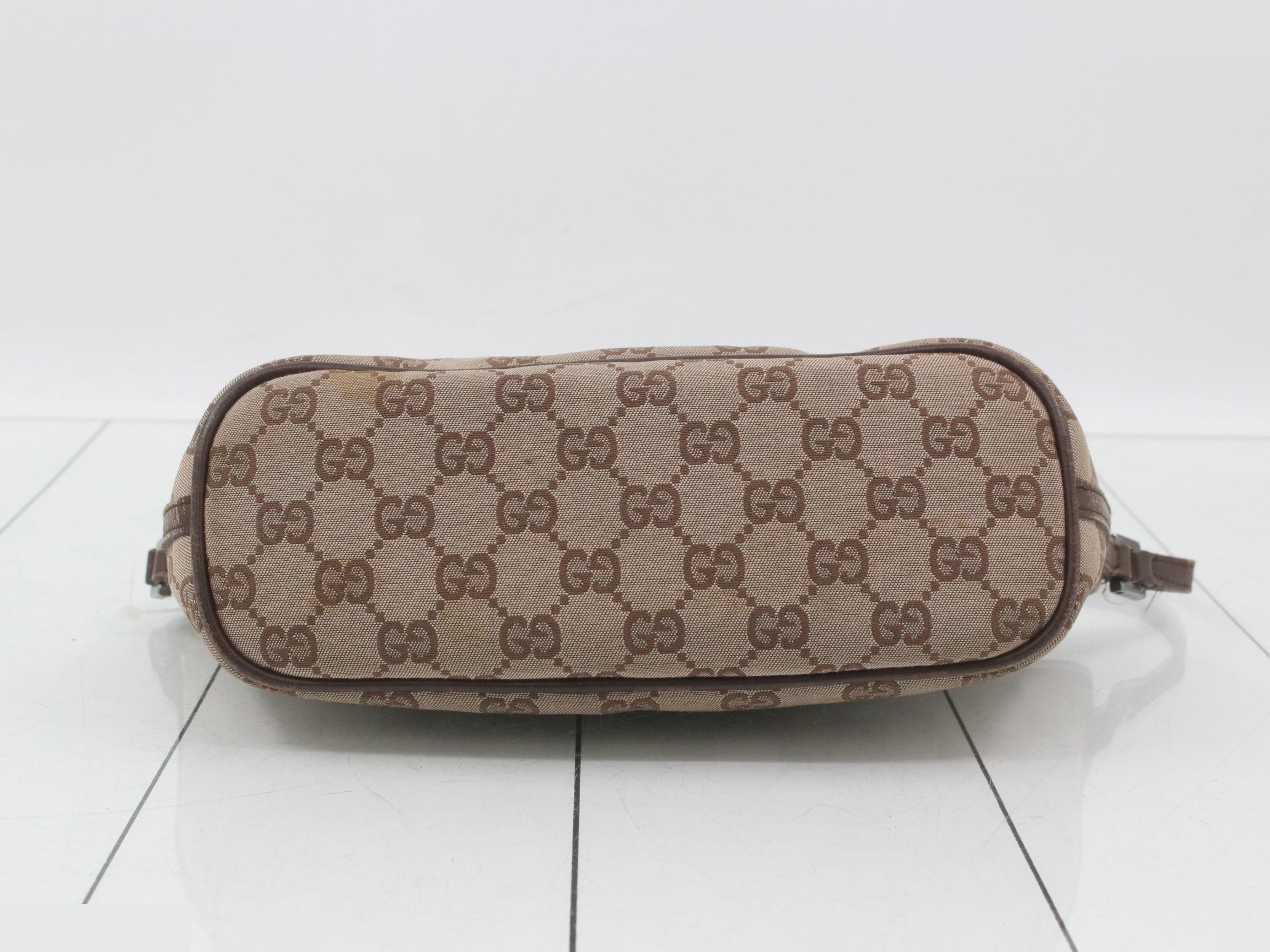 GG Canvas Shoulder Bag Accessory Pouch — view 3