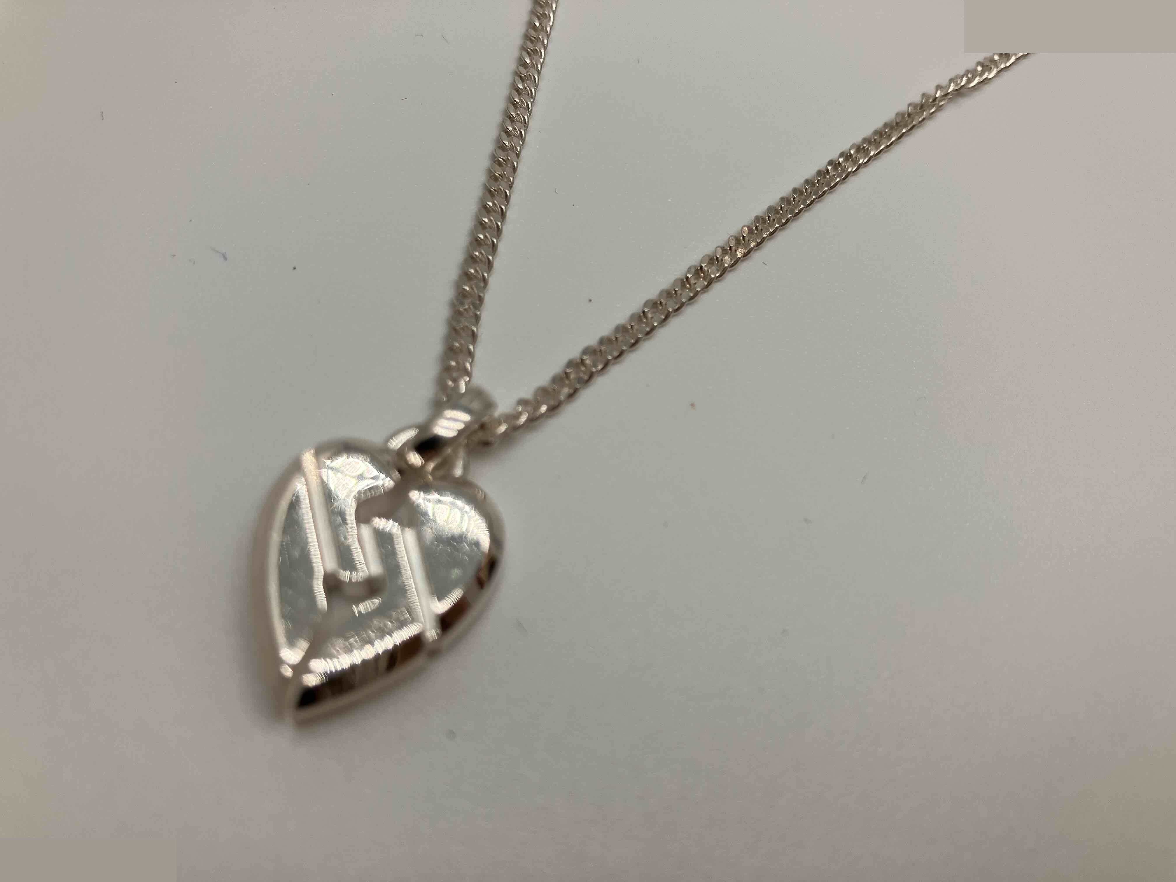 Link to Love necklace pendant, chain approximately 44cm — view 6