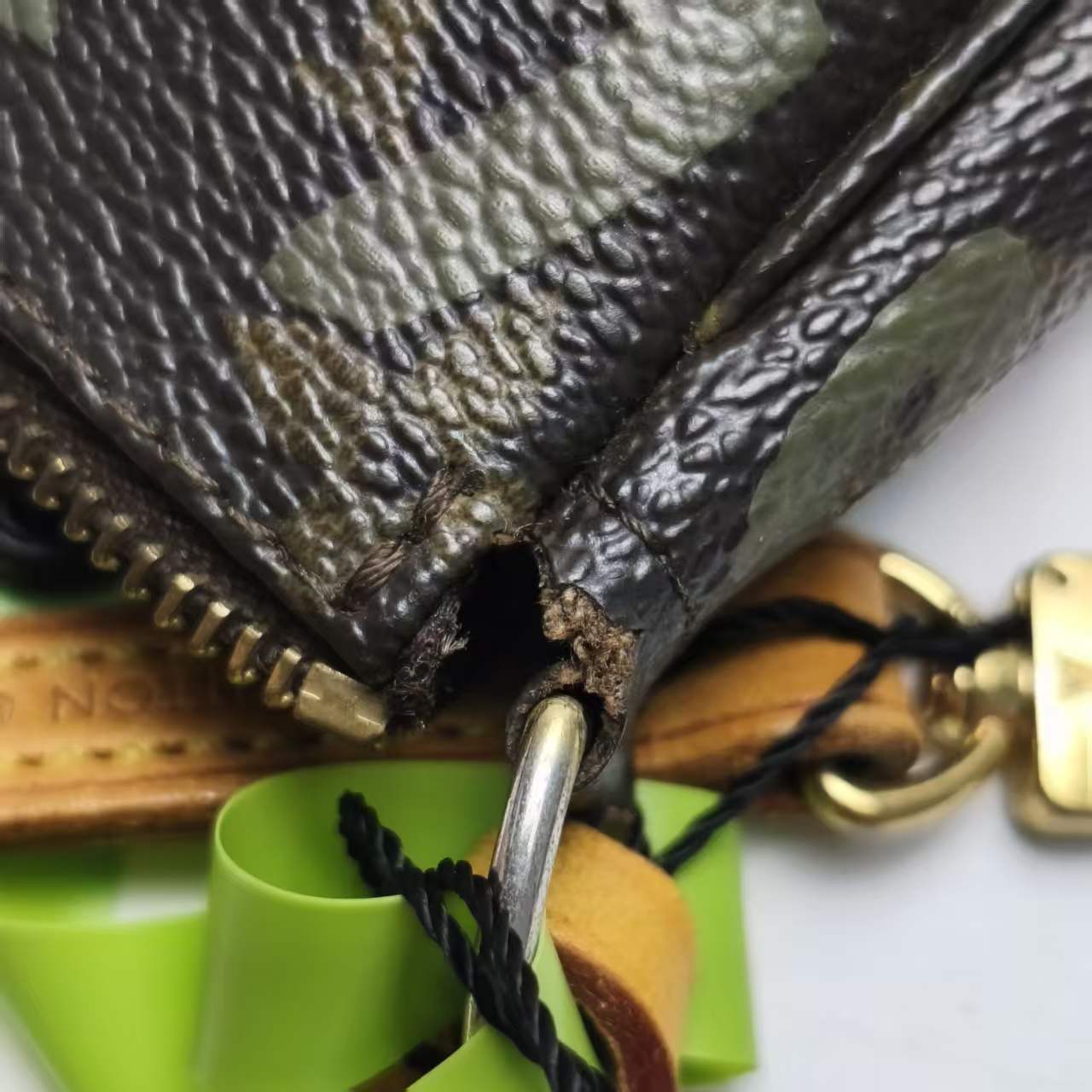 【*Shipped from: China*】LOUIS VUITTON Pochette Accessoires PU Handbag — view 8