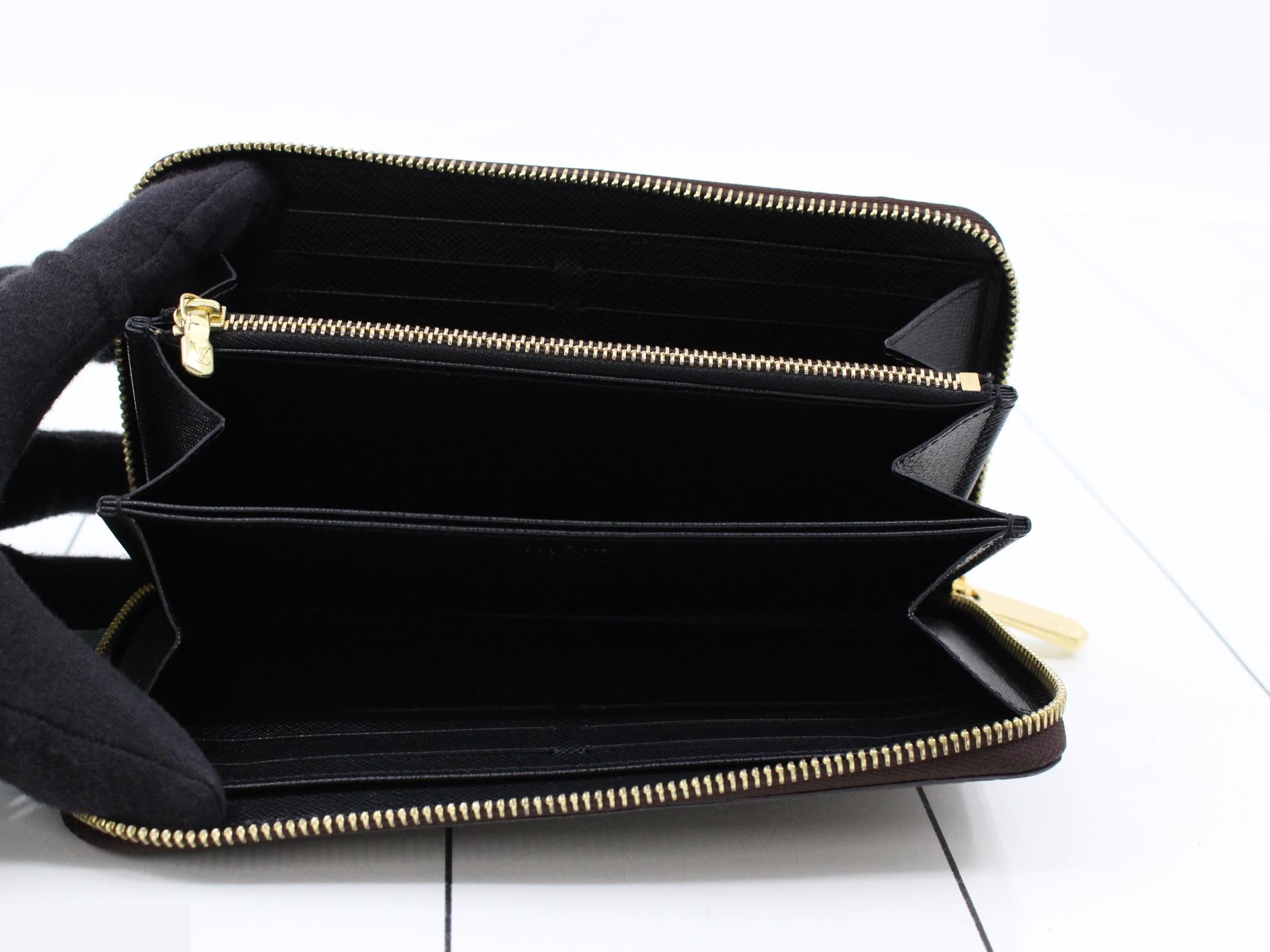 Reverse Zippy Wallet — view 4
