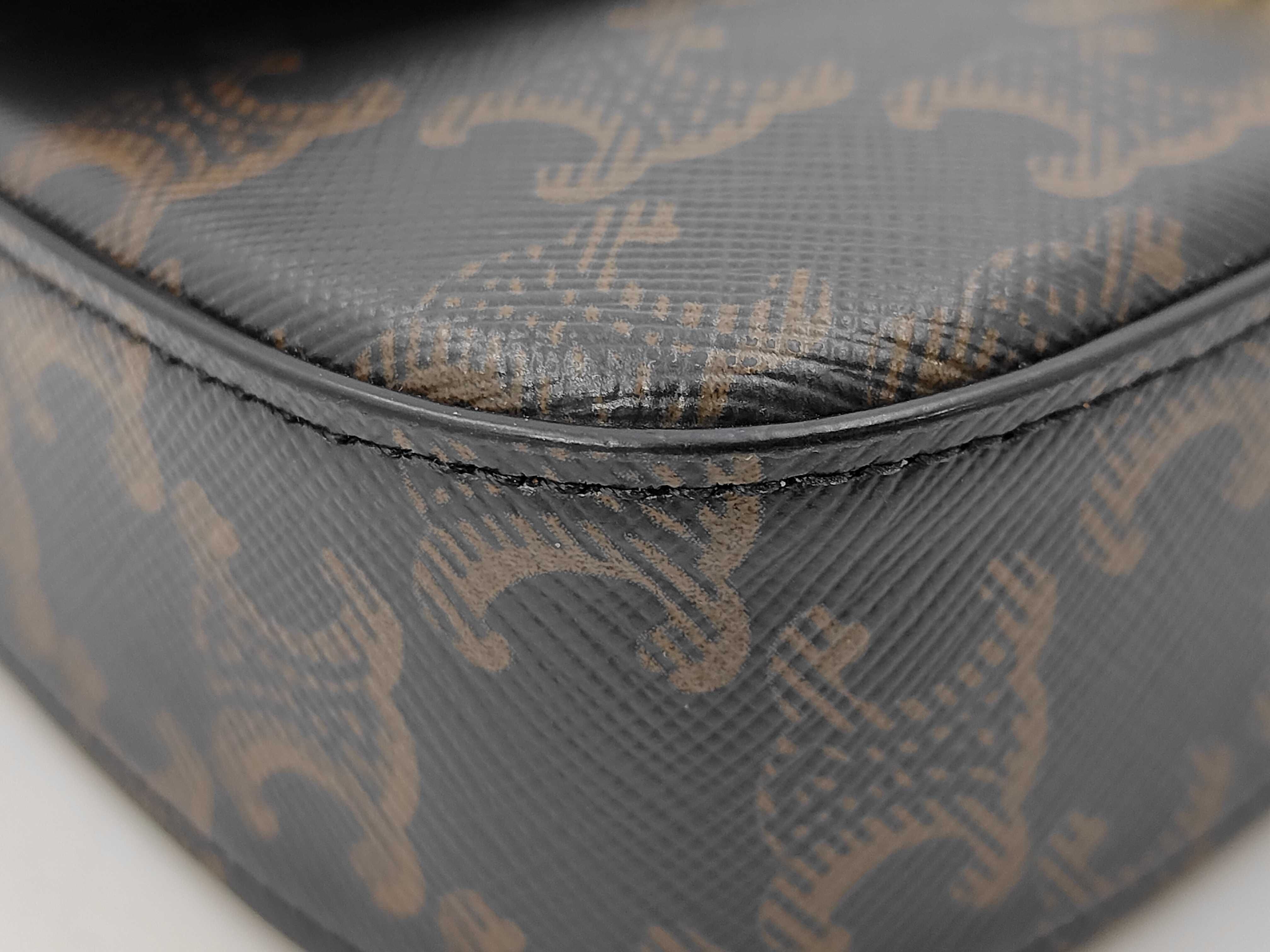 Triomphe Shoulder Bag — view 7