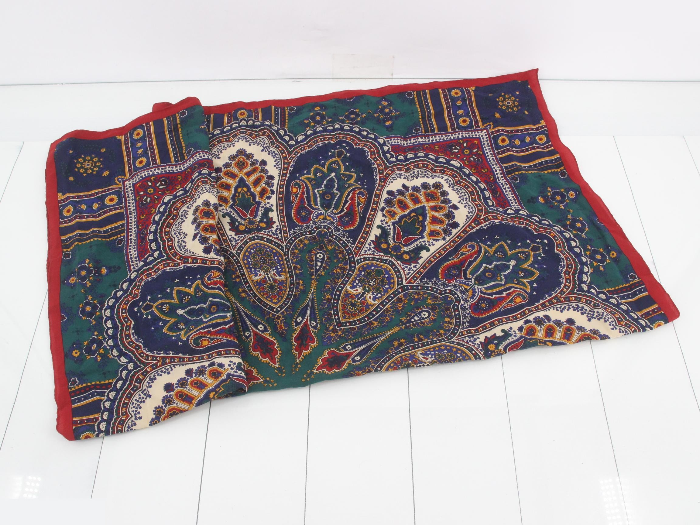 Other lines: accessories, scarves — view 3