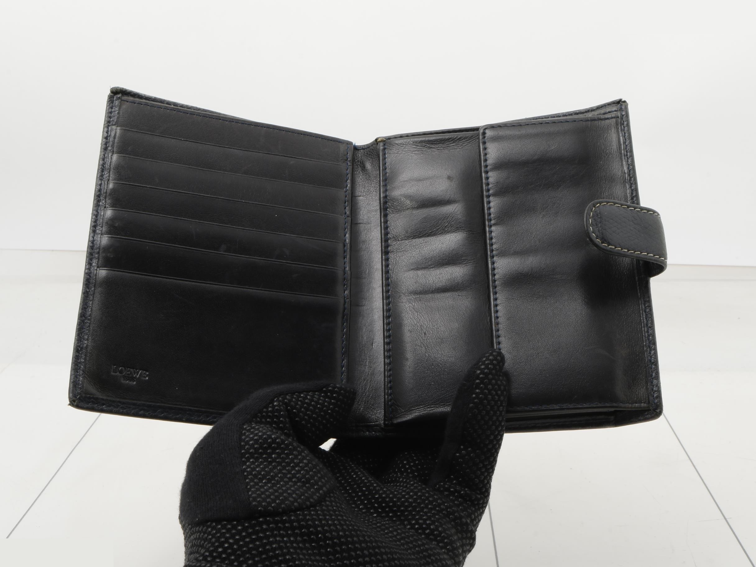 Other lines: Bags and Wallets — view 4