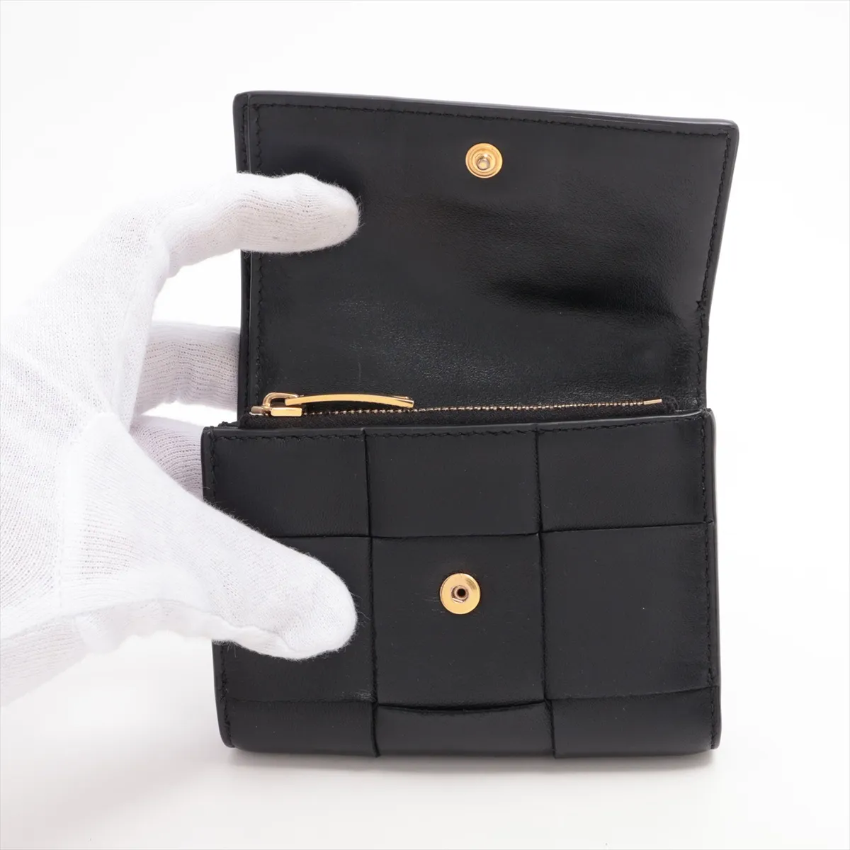 Maxi Intrecciato Cassette Leather Compact Wallet, Black — view 3