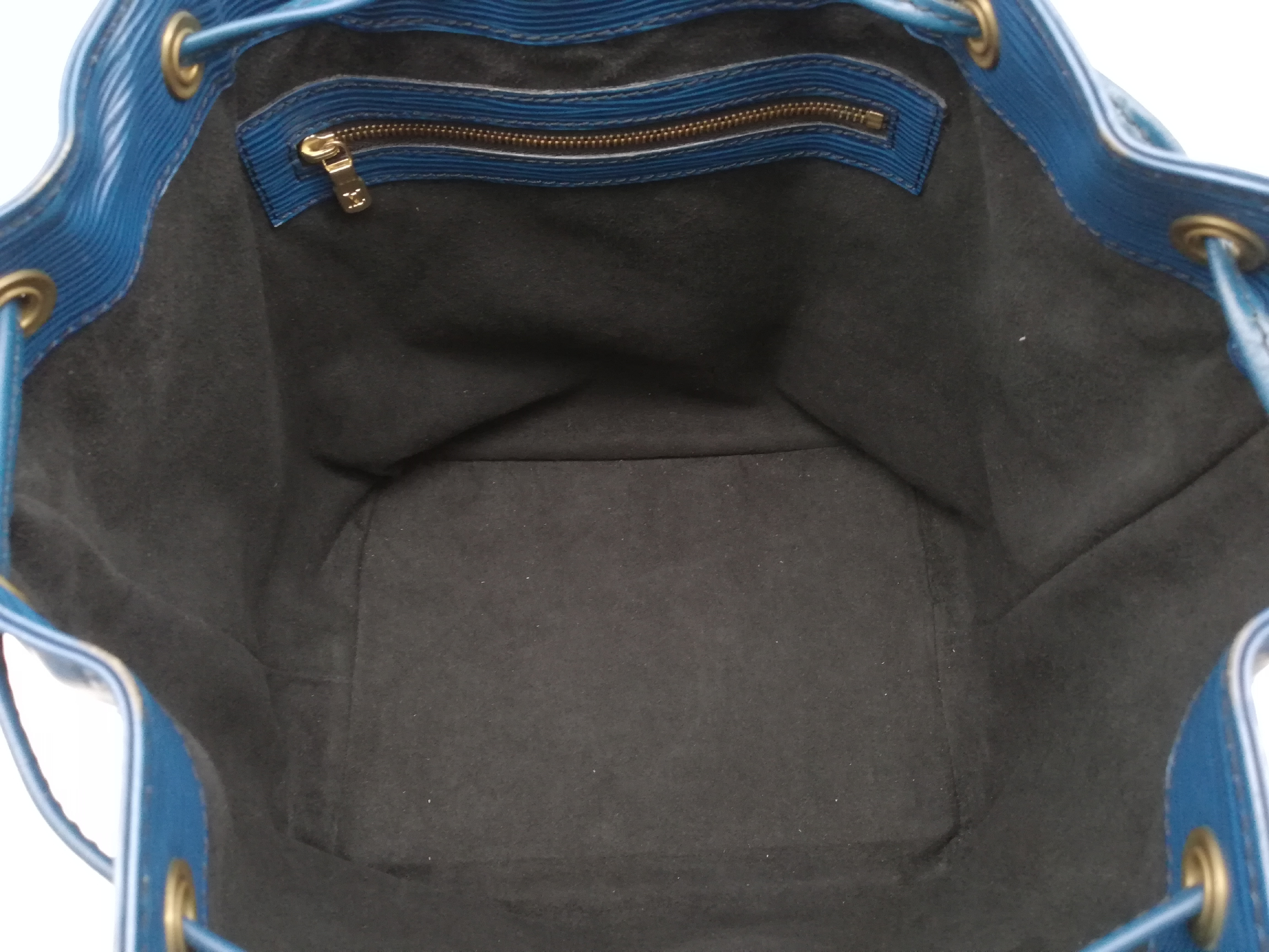 Petit Noé Epi M44105 Shoulder Bag — view 14