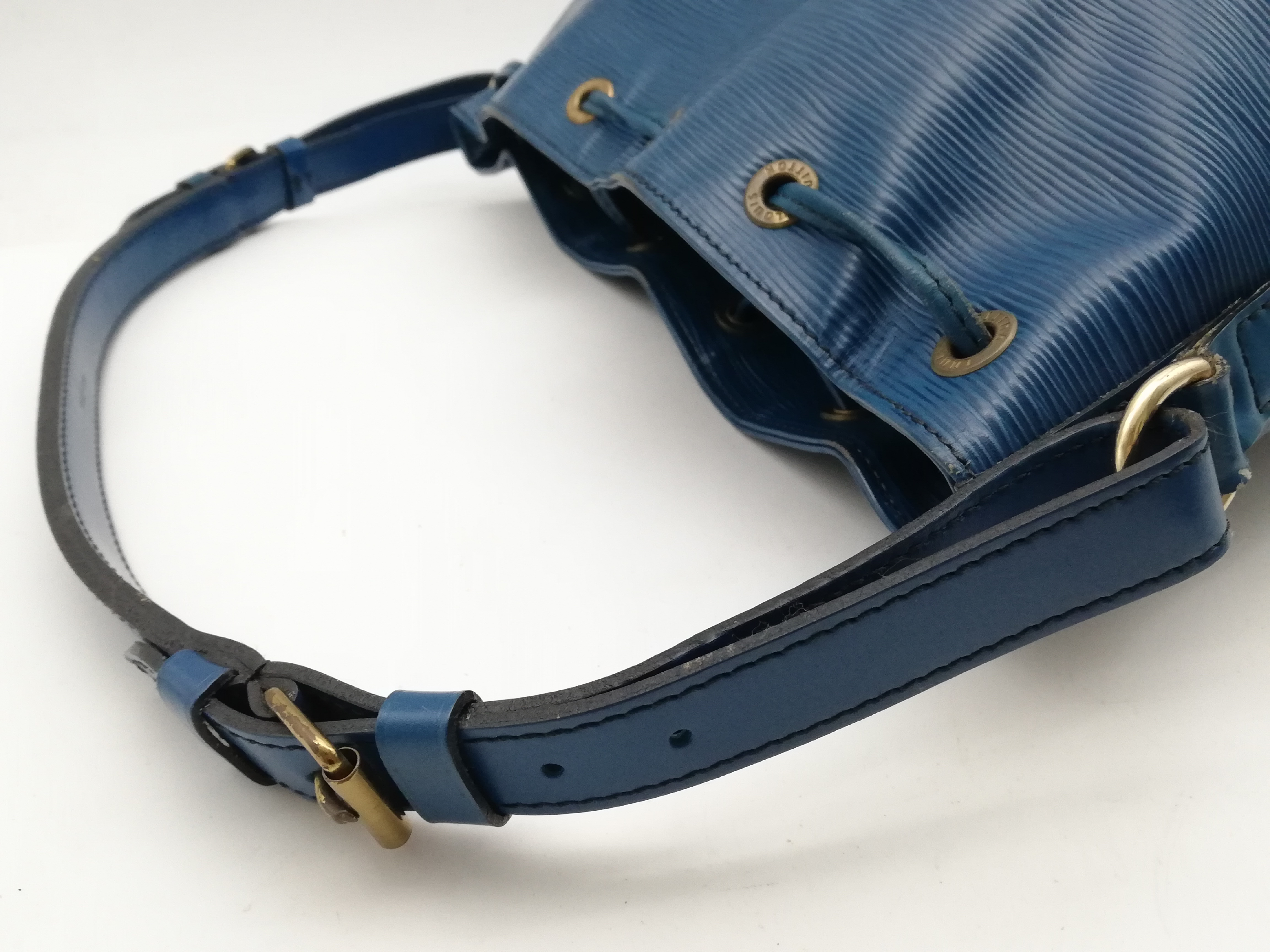 Petit Noé Epi M44105 Shoulder Bag — view 8