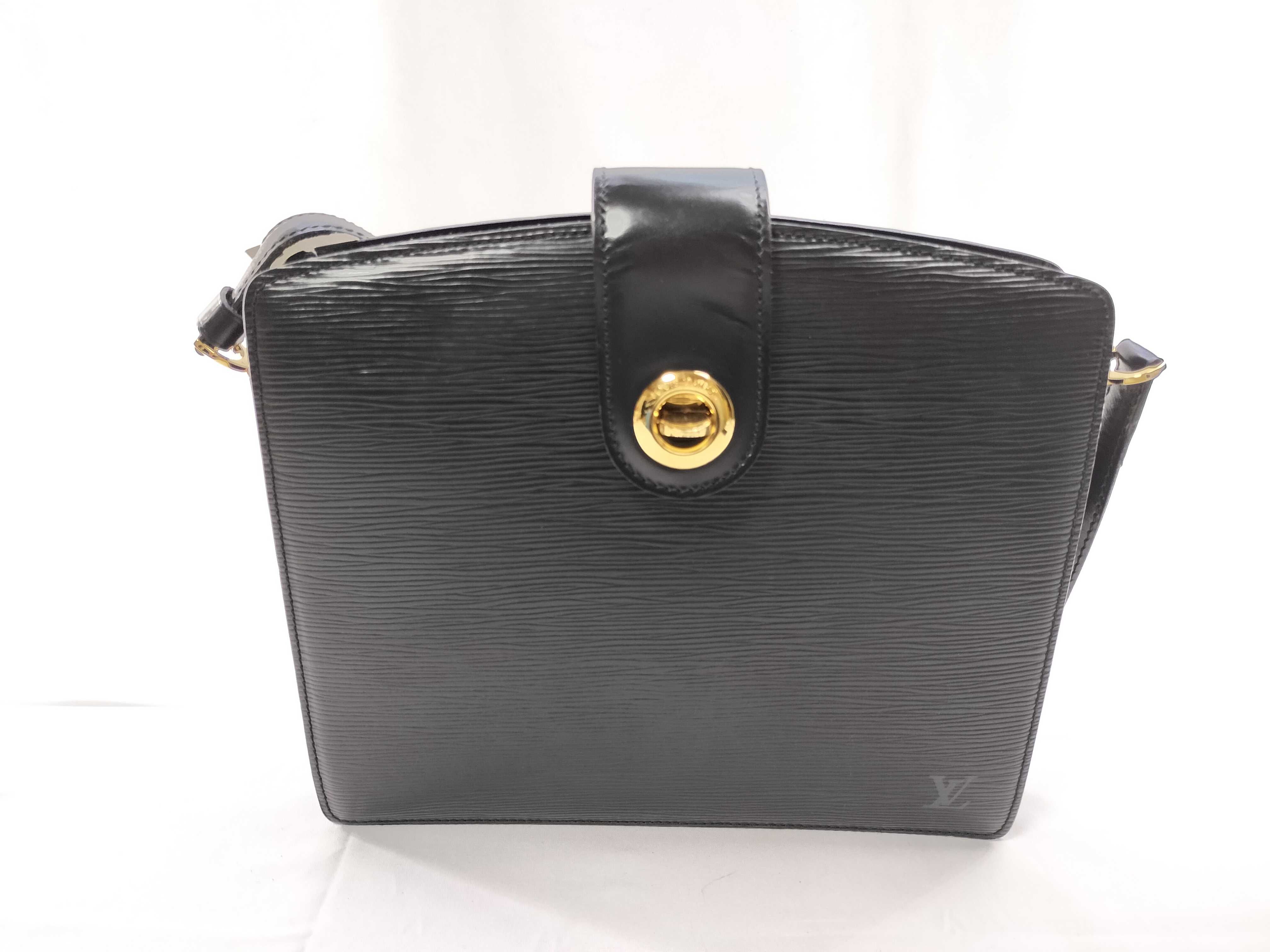 Epi Capucines Shoulder Bag