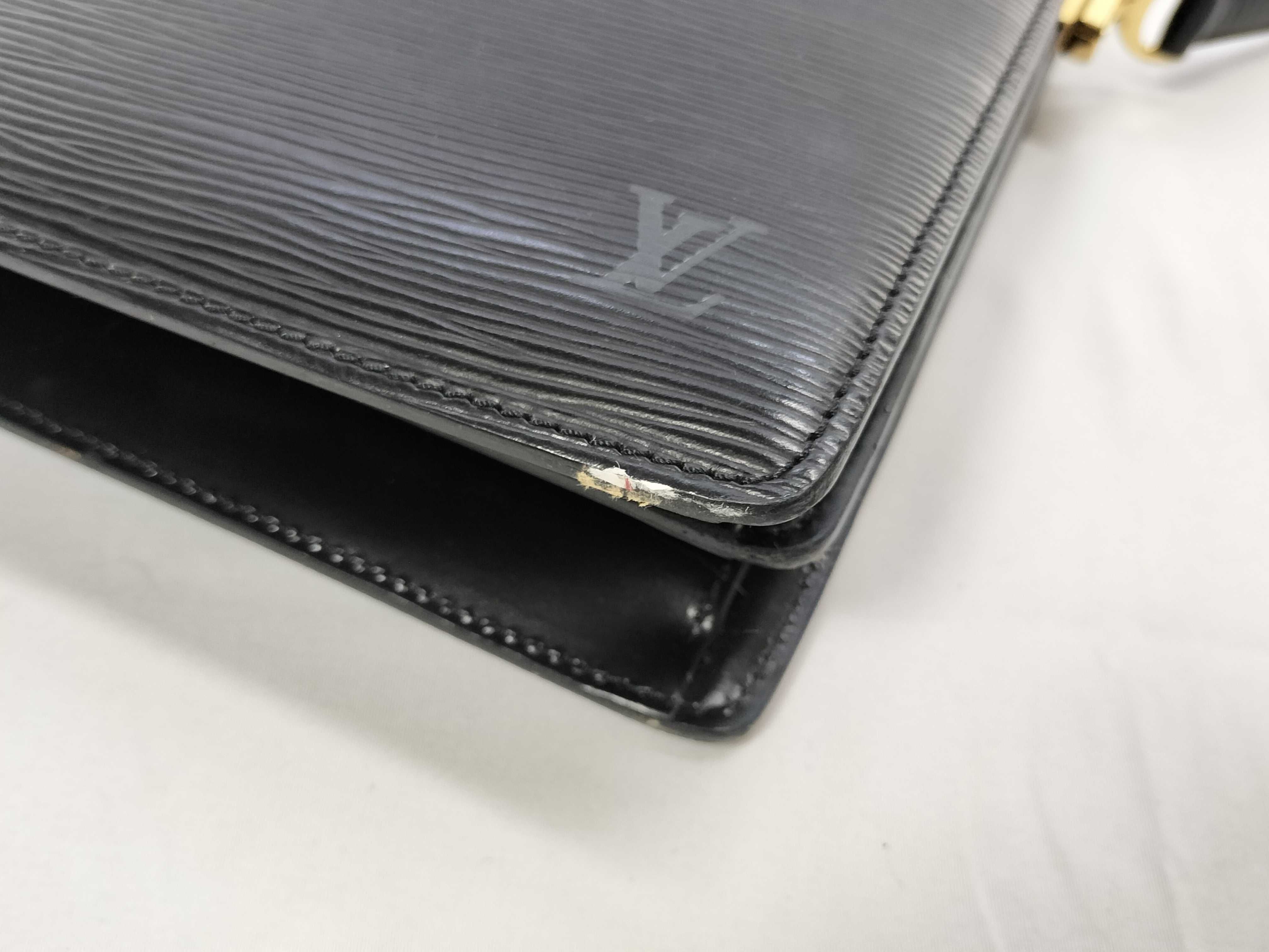 Epi Capucines Shoulder Bag — view 6