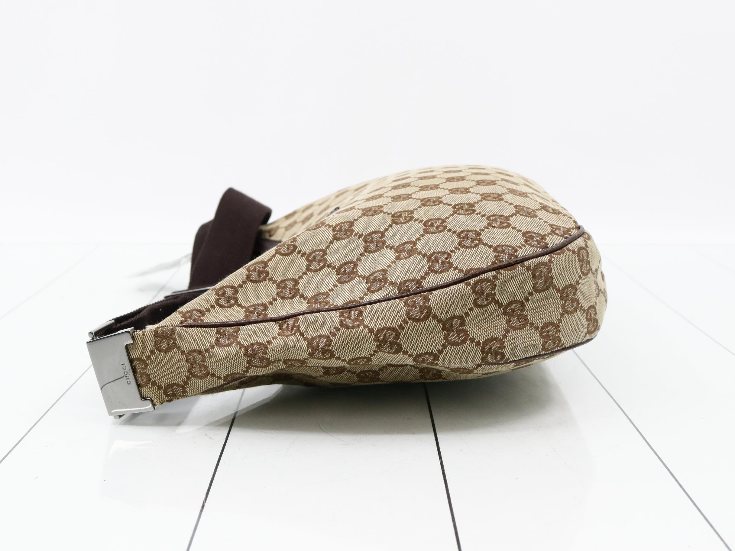 GG Canvas Shoulder Bag — view 4