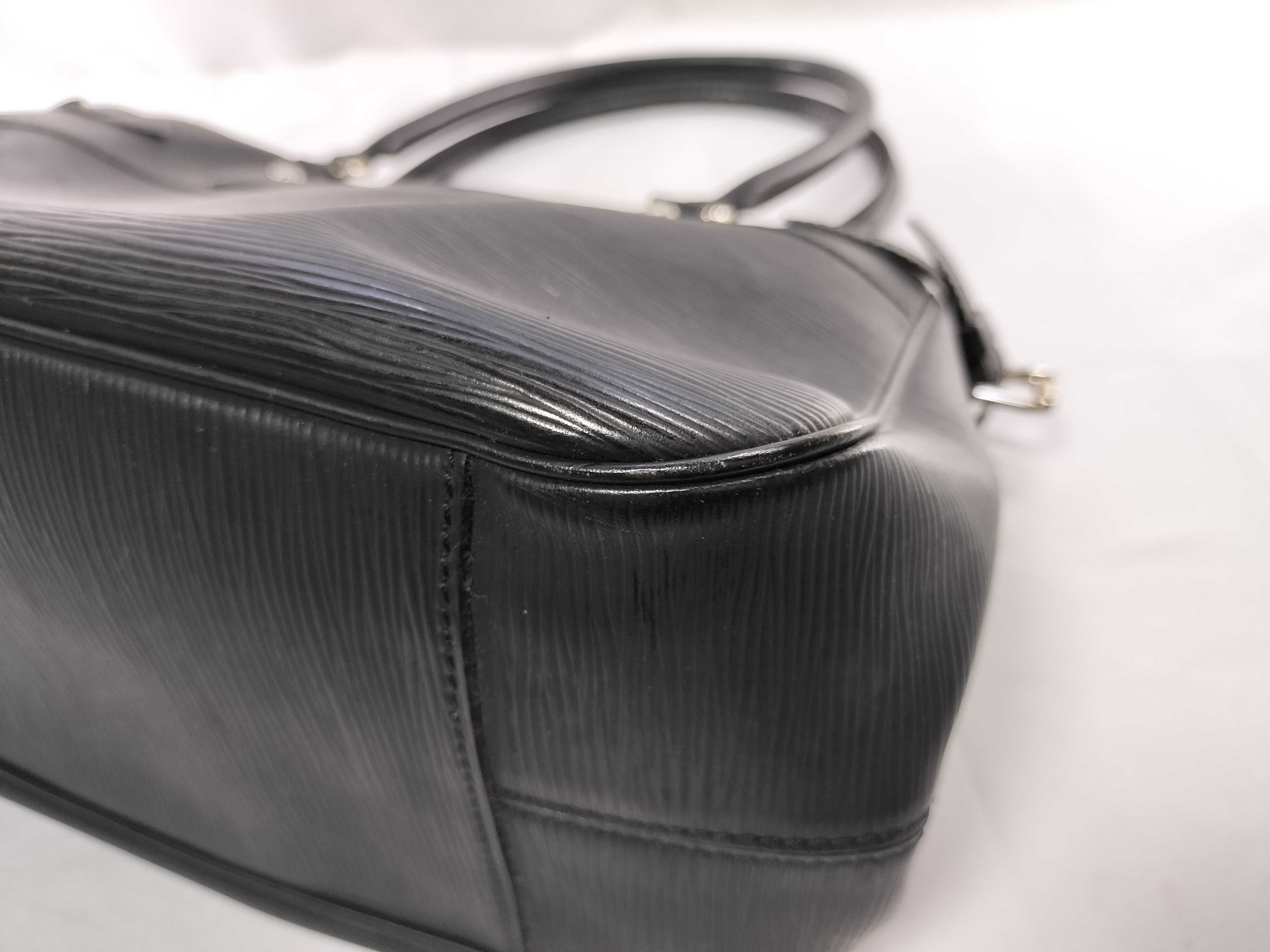 Epi M59262 Passy PM Noir Tote Bag — view 6