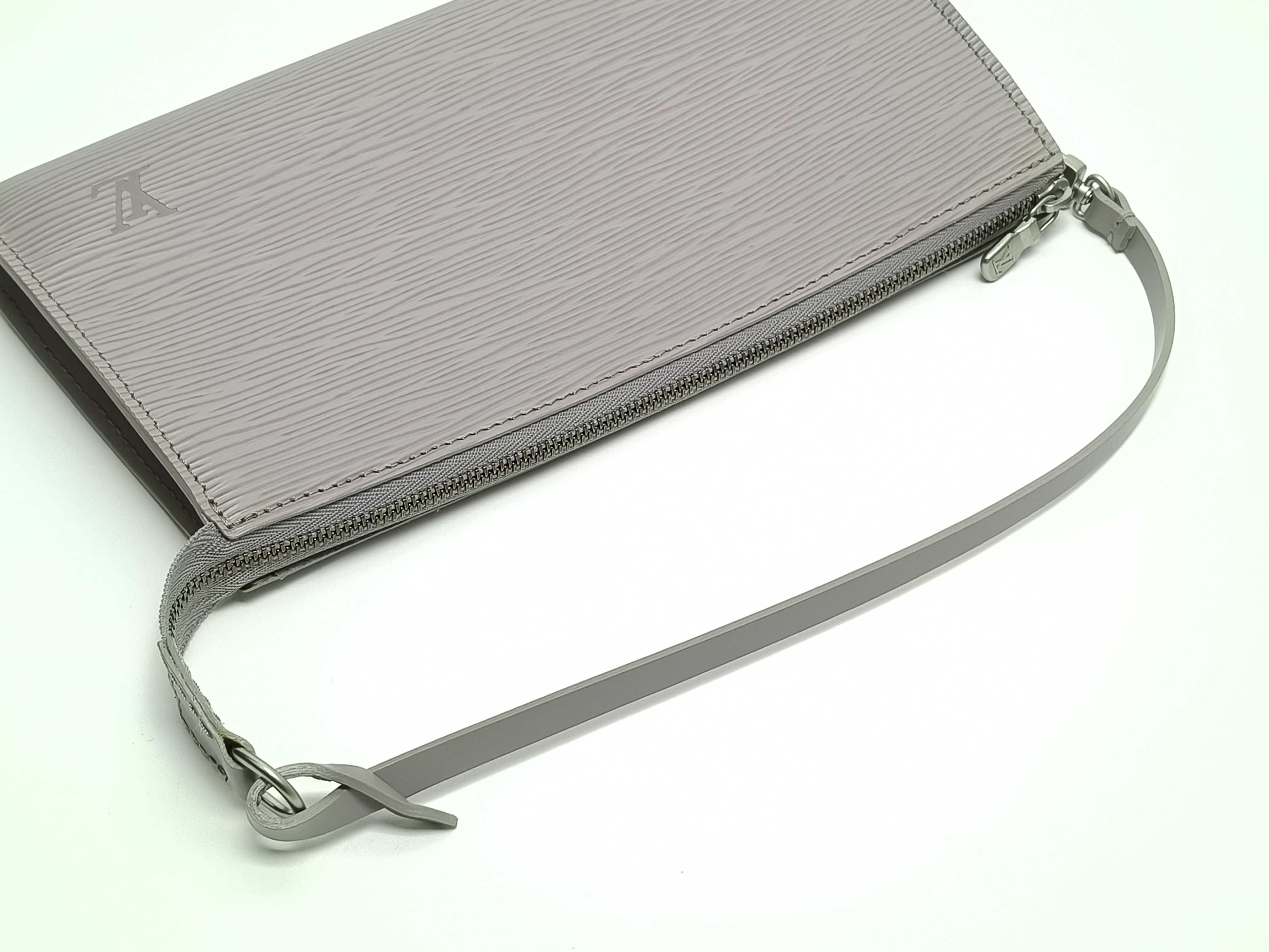 Epi Leather Handbag M5294B Accessories: Box, Dust Bag — view 3
